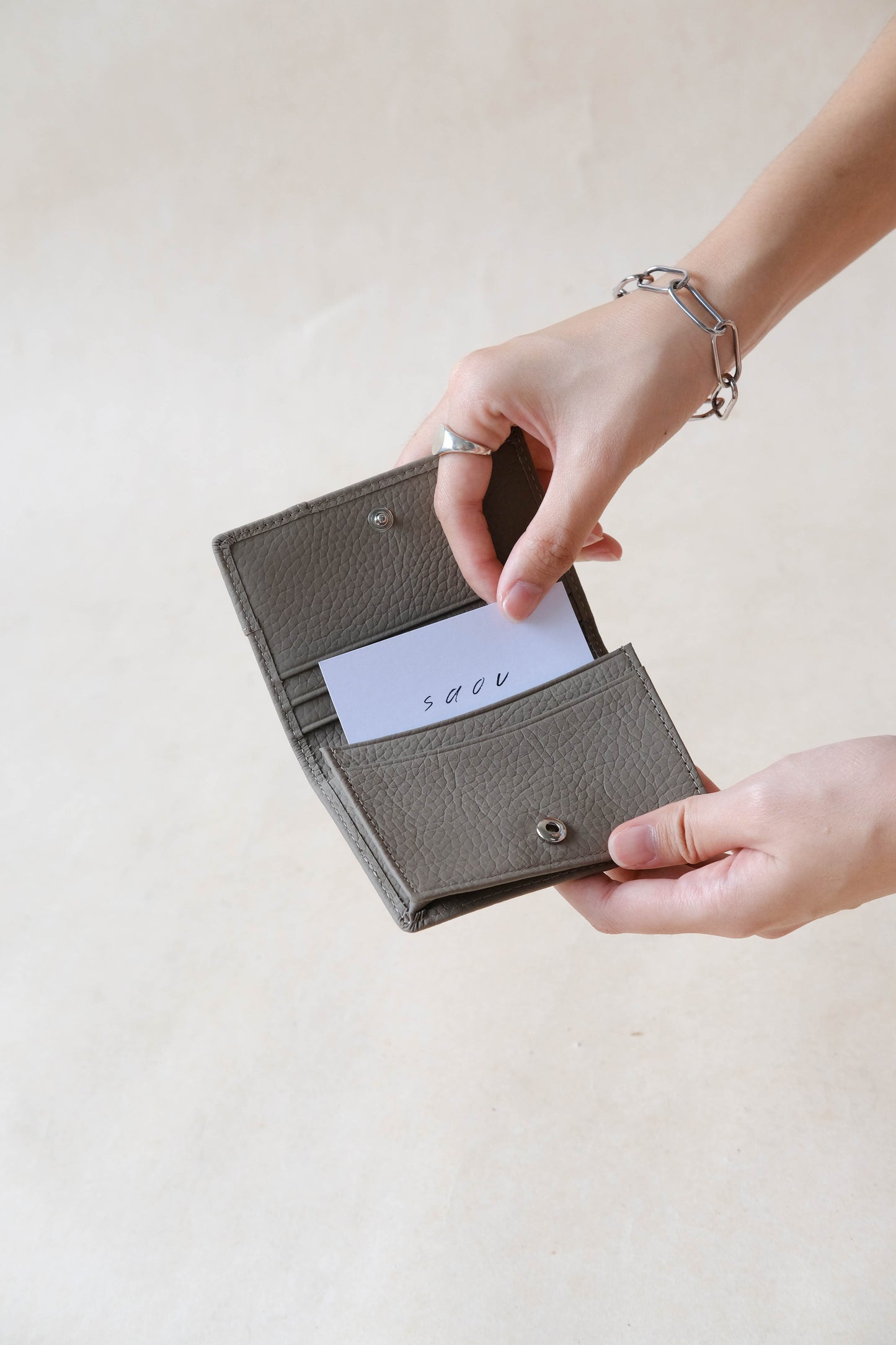 Genuine Leather Multifunctional Card Holder In Elephant Grey