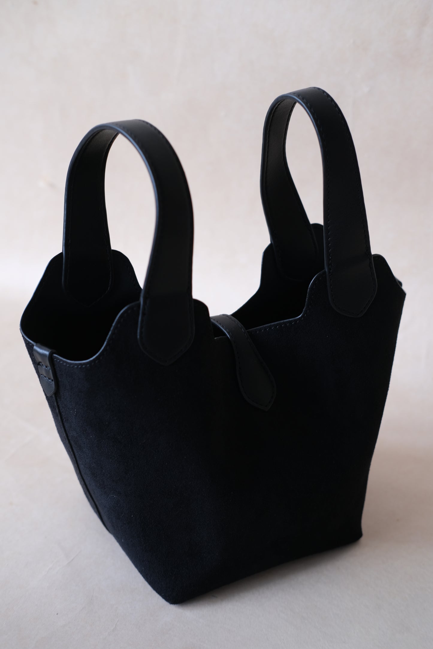 Époque Bucket Bag - Classic Black