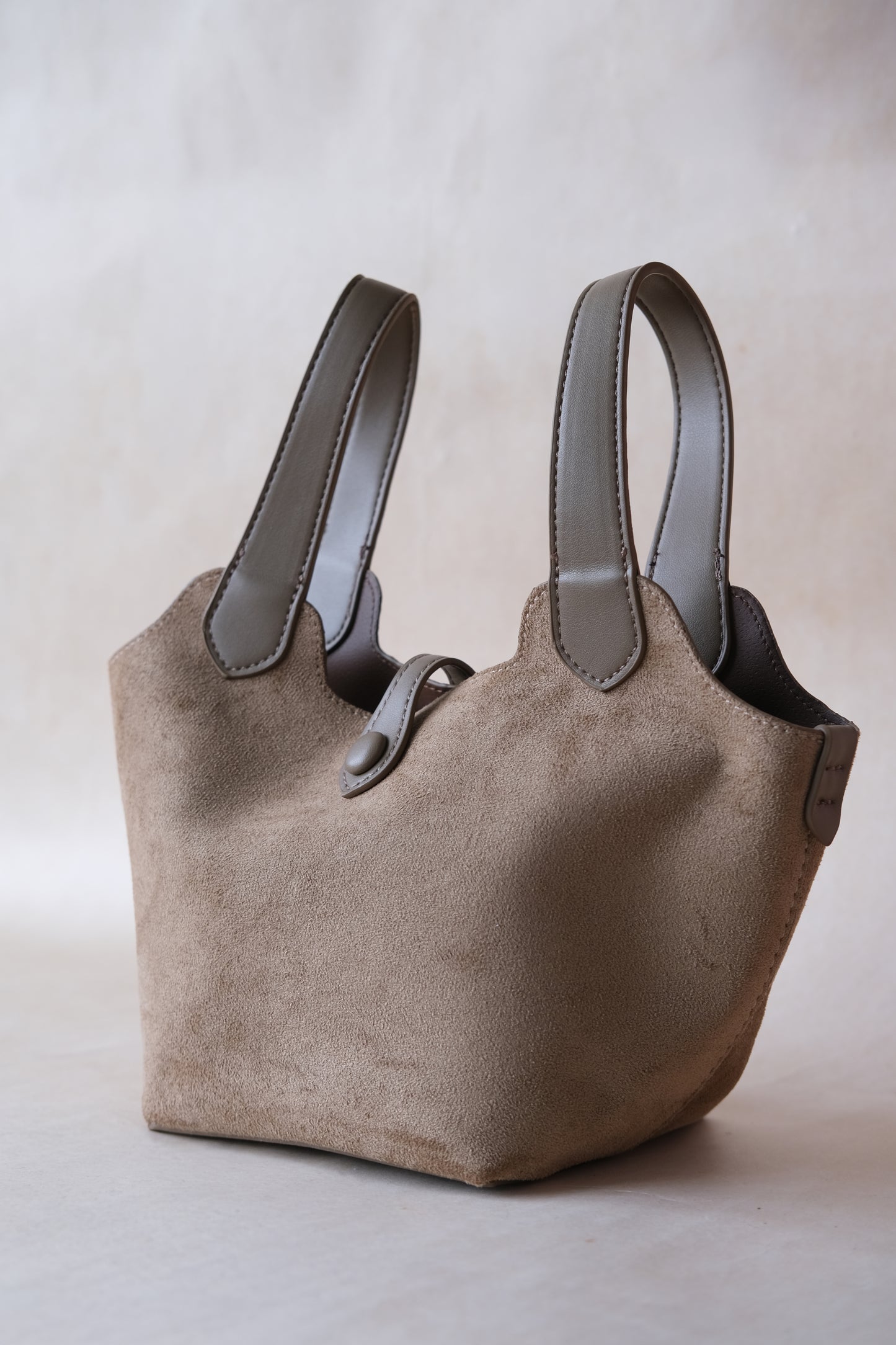 Époque Bucket Bag - Almond