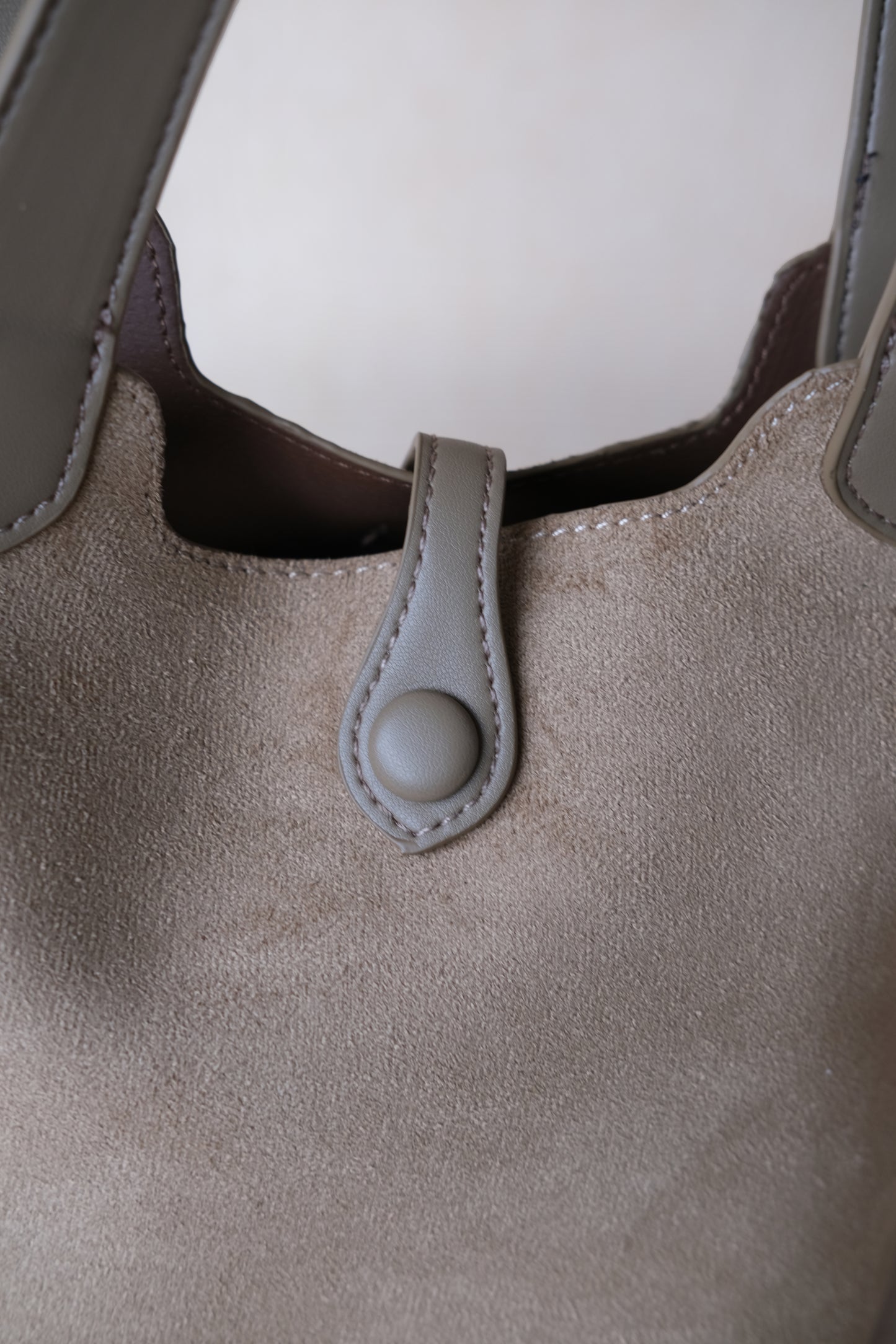 Époque Bucket Bag - Almond
