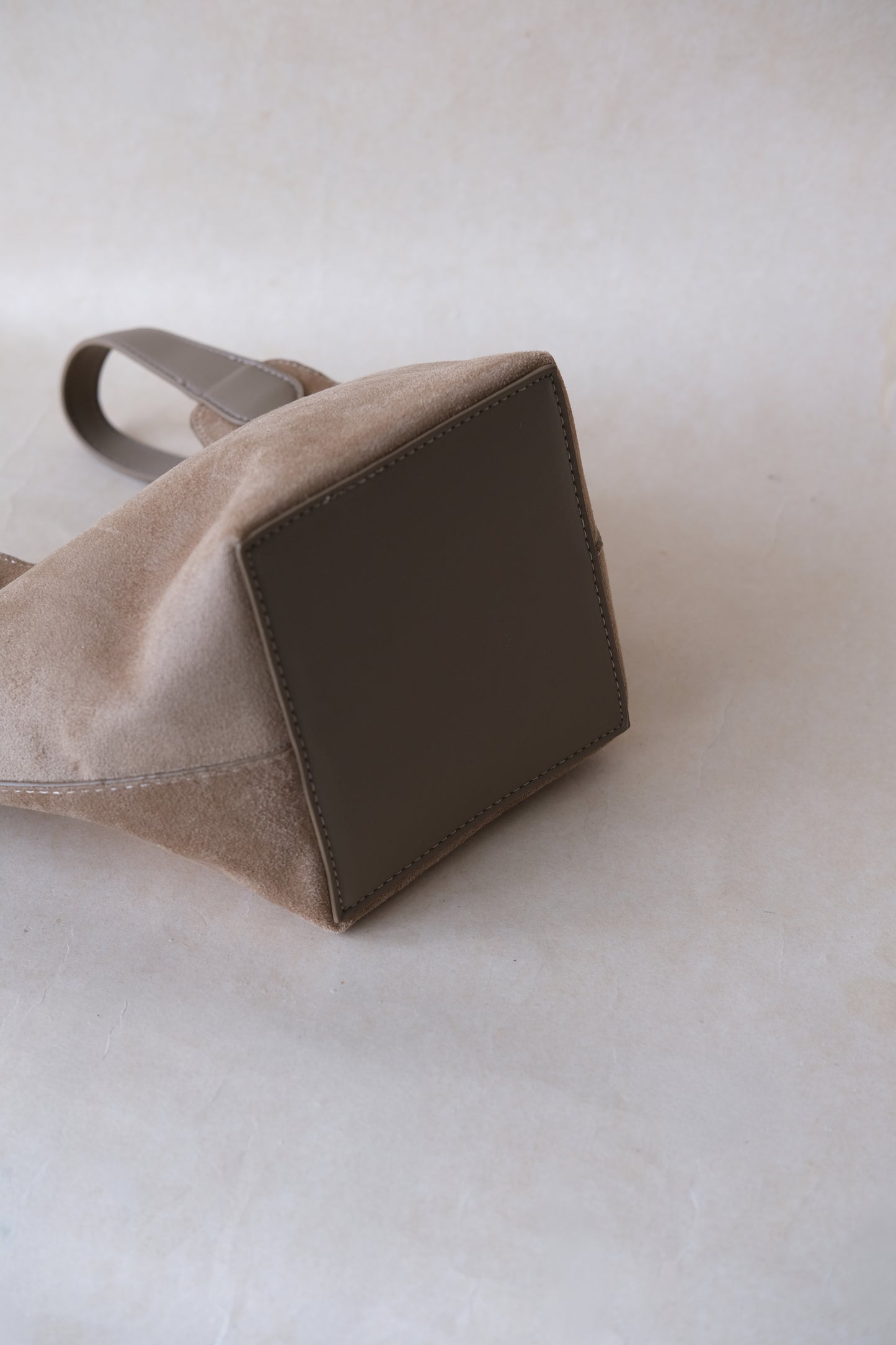 Époque Bucket Bag - Almond