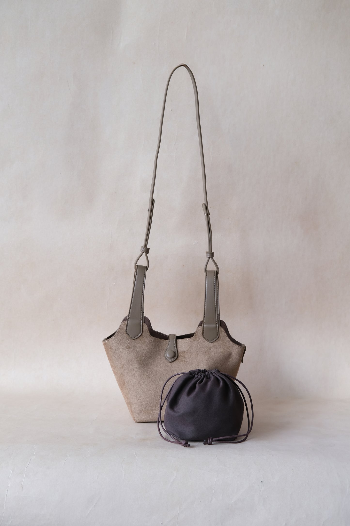 Époque Bucket Bag - Almond