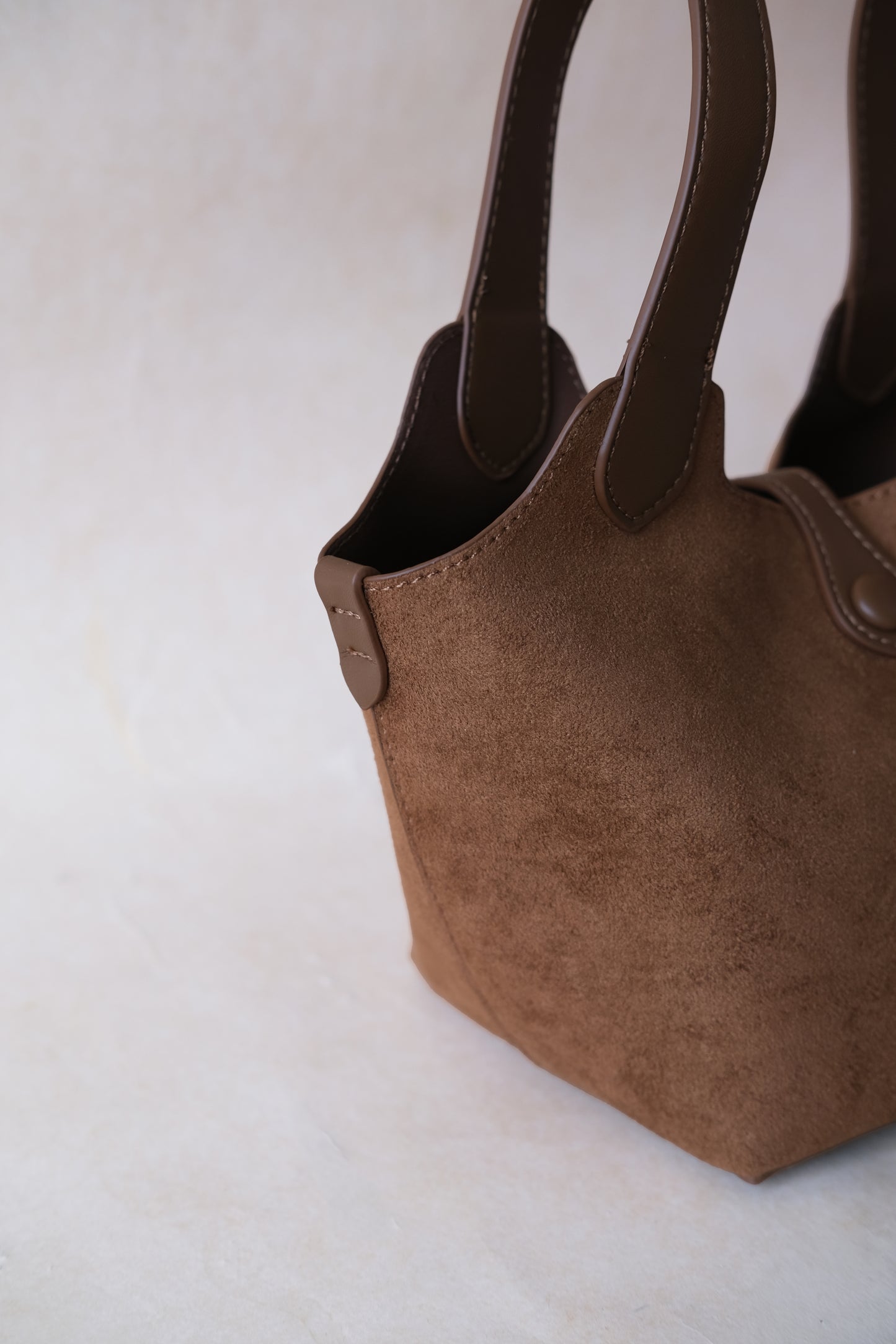 Époque Bucket Bag - Chestnut