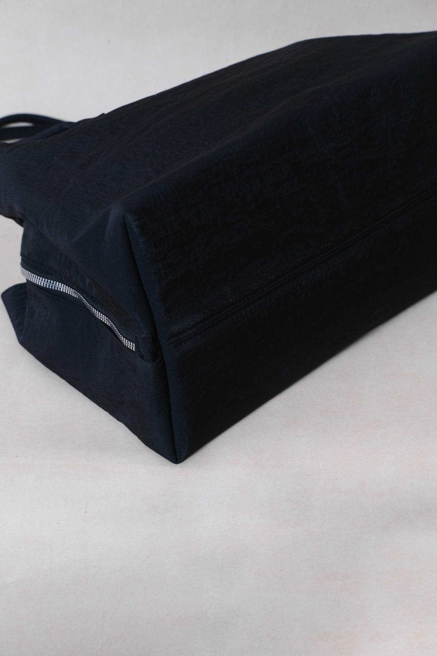 Classic Flow Nylon Tote - Black Blue