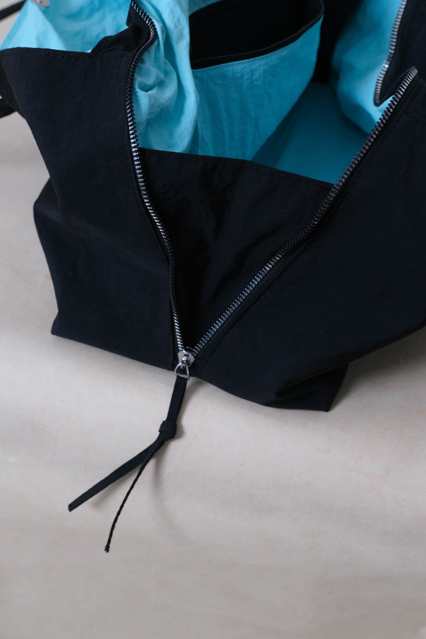 Classic Flow Nylon Tote - Black Blue