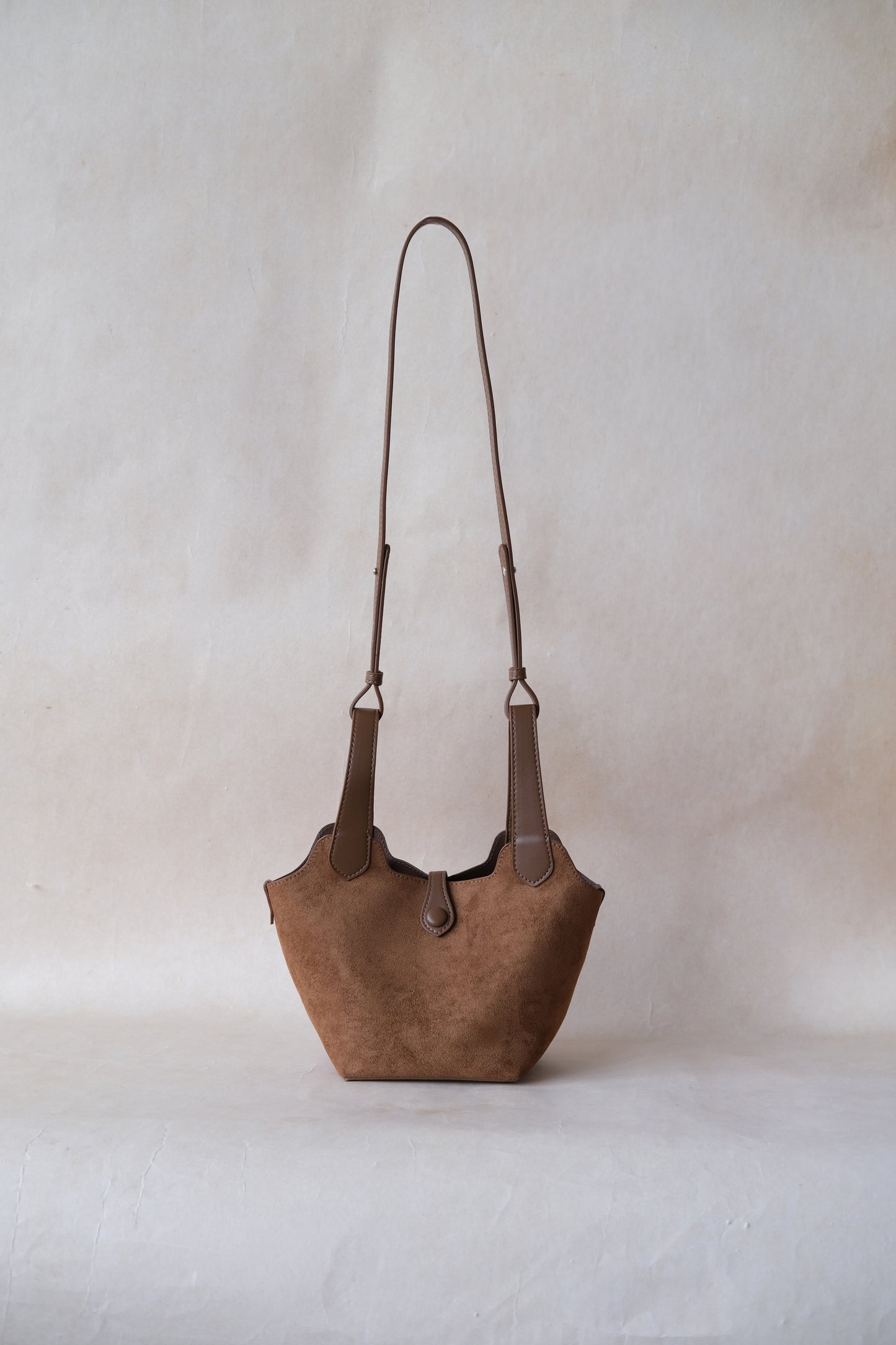 Époque Bucket Bag - Chestnut