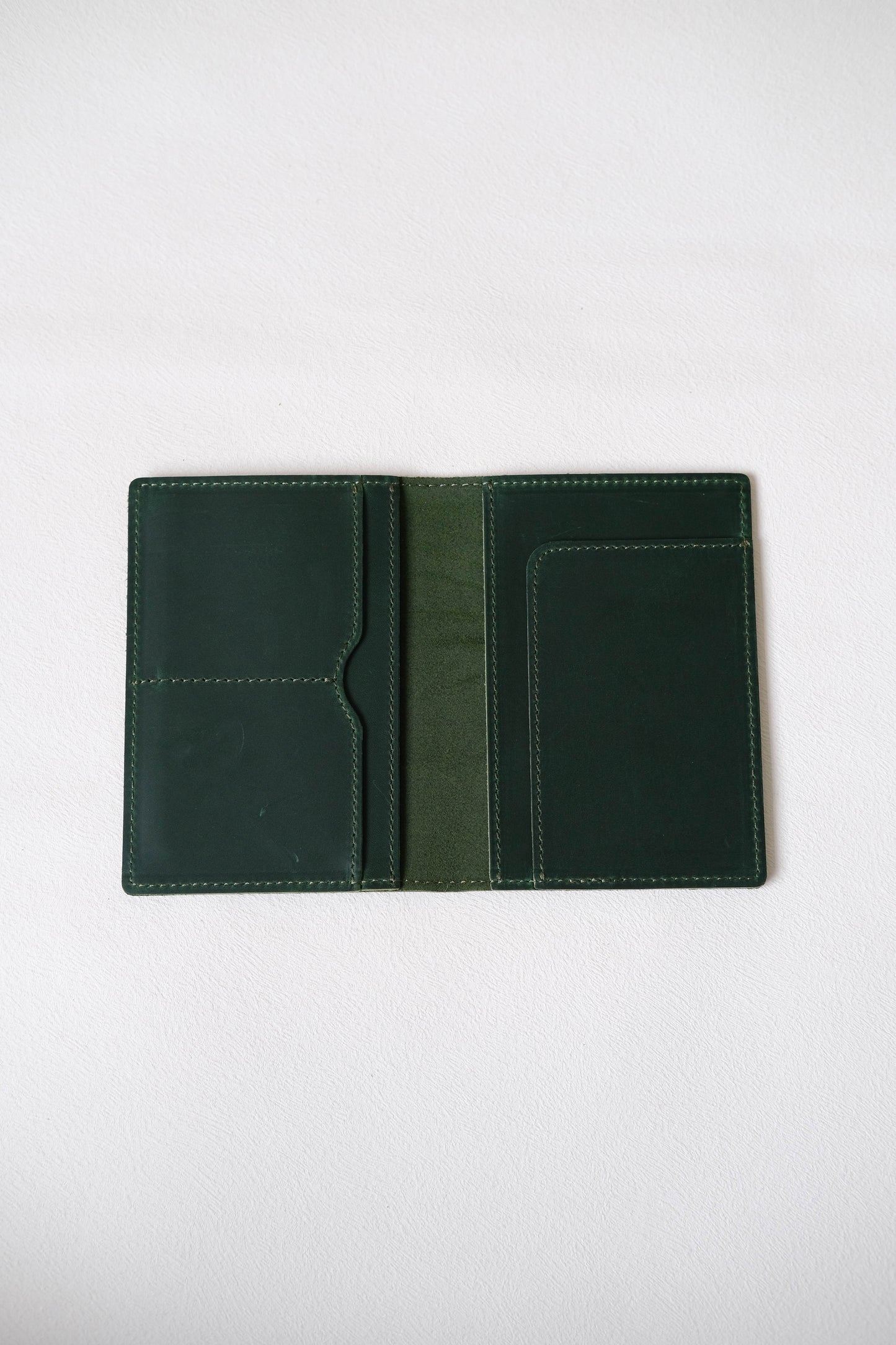 Voyage Luxe Genuine Leather Passport Sleeve In Dark Green