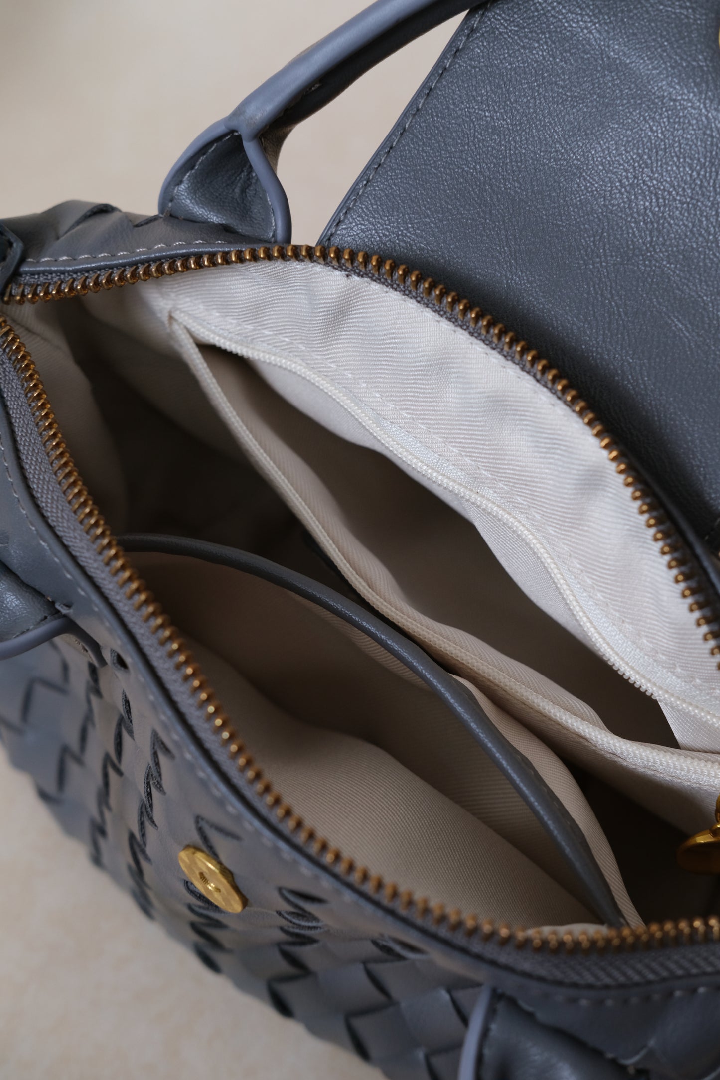 Artisan Véra Mini Carry Bag - Dark Grey