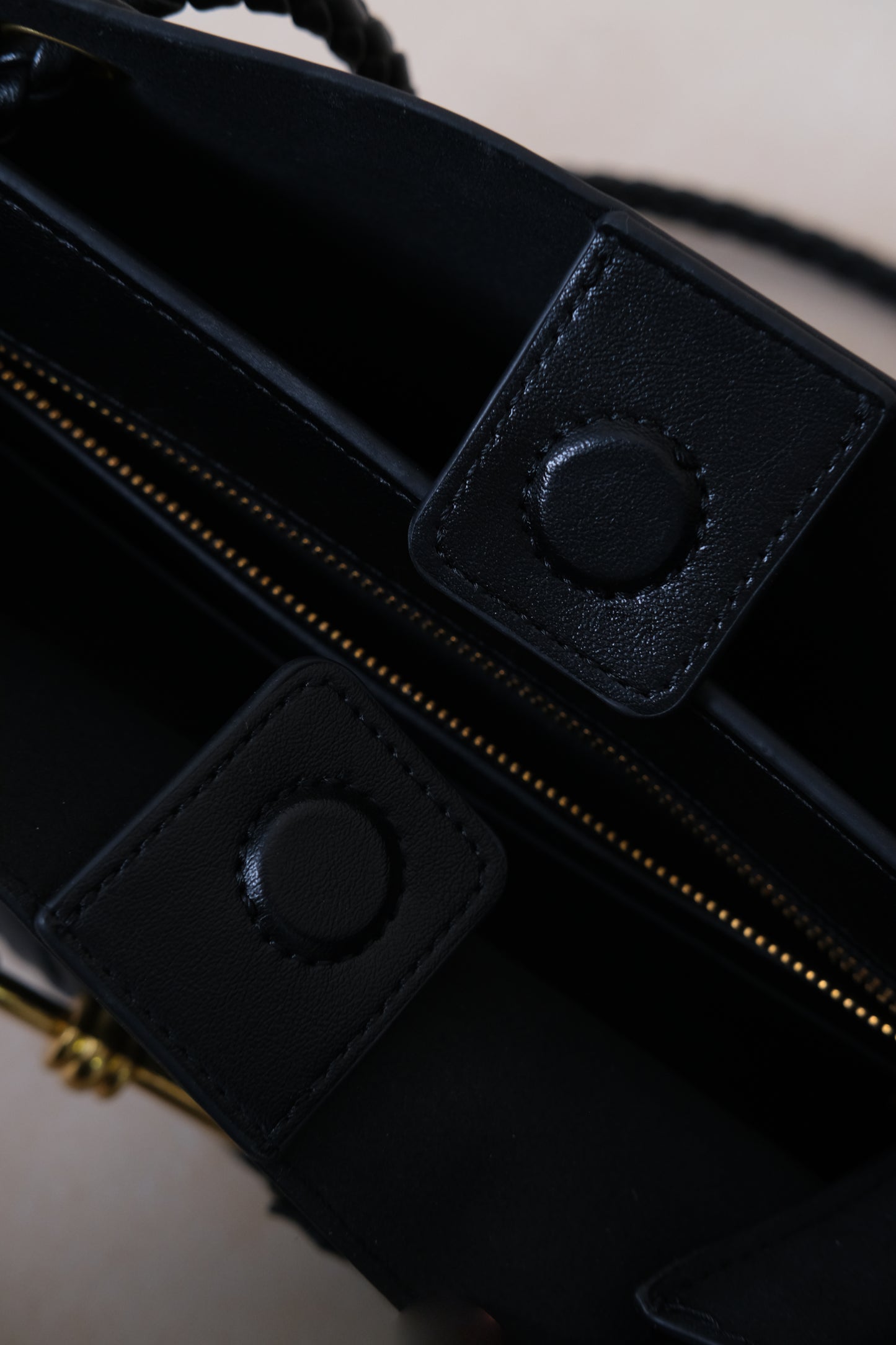 Artisan Grace Tote - Shinny Black