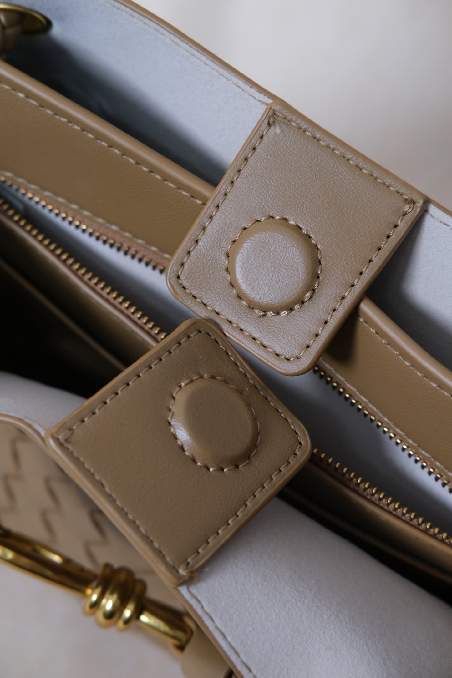 Artisan Grace Tote - Shinny Khaki