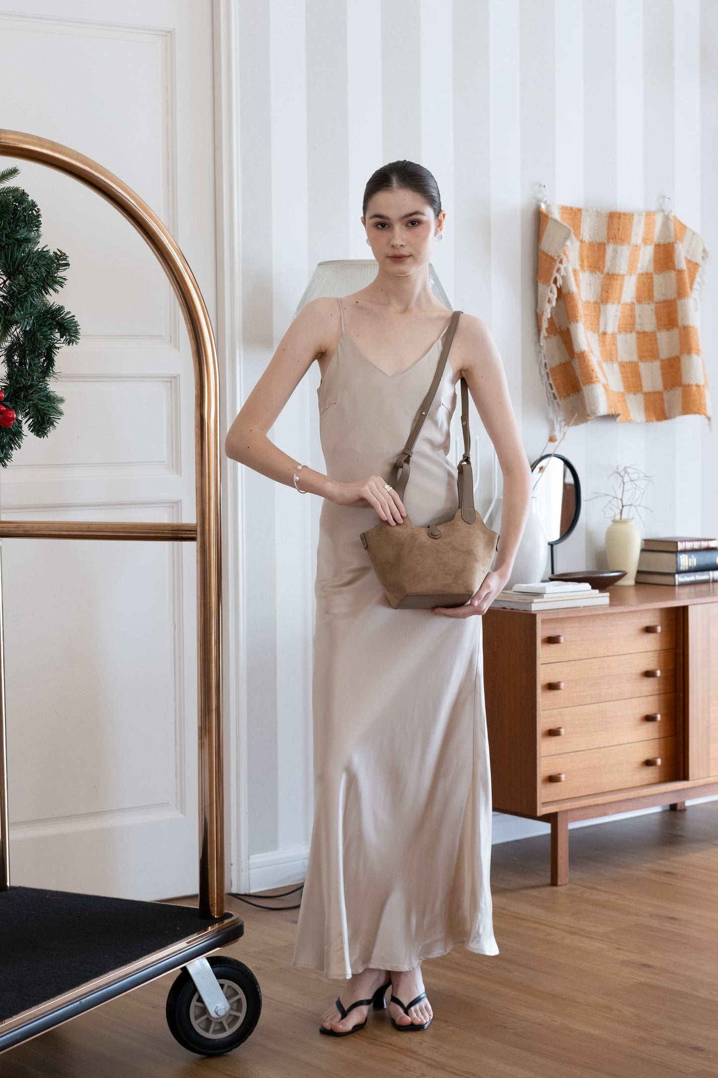 Époque Bucket Bag - Almond