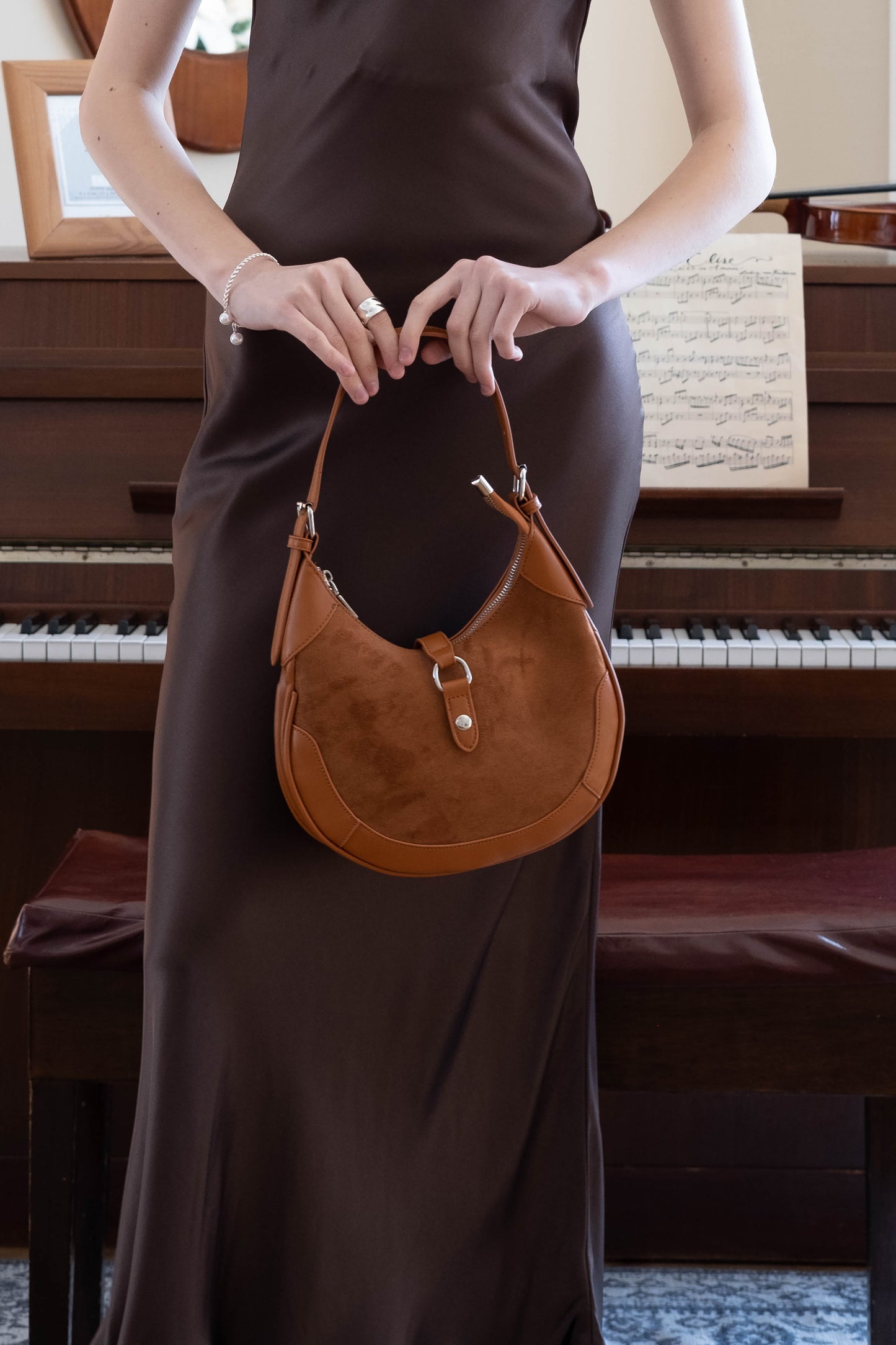 Classic Velvet Saddle Handbag - Chestnut
