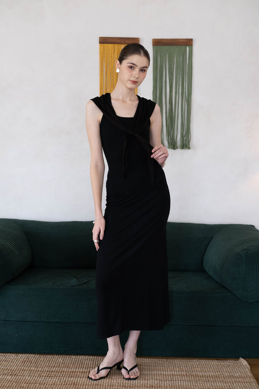 Waist-Snatch U-Neck Maxi Dress - Black