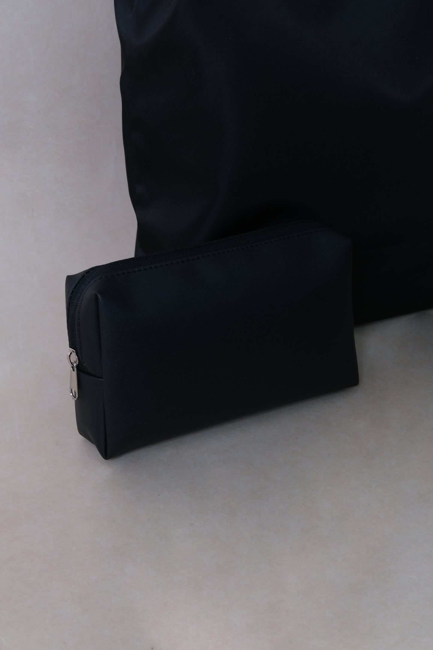 Classic Flow Laptop Bag + Mouse Bag In Classic Black