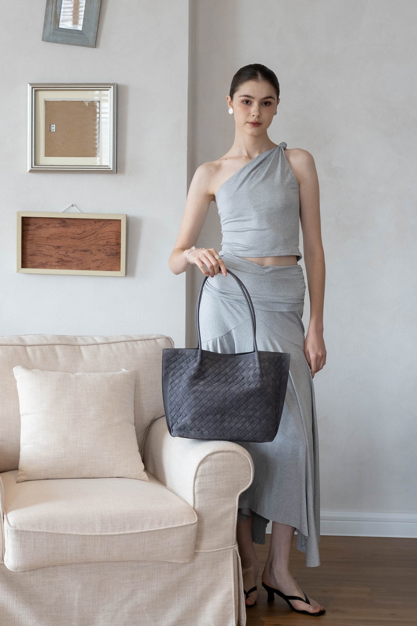 The Artisan Grande Tote - Warm Gray