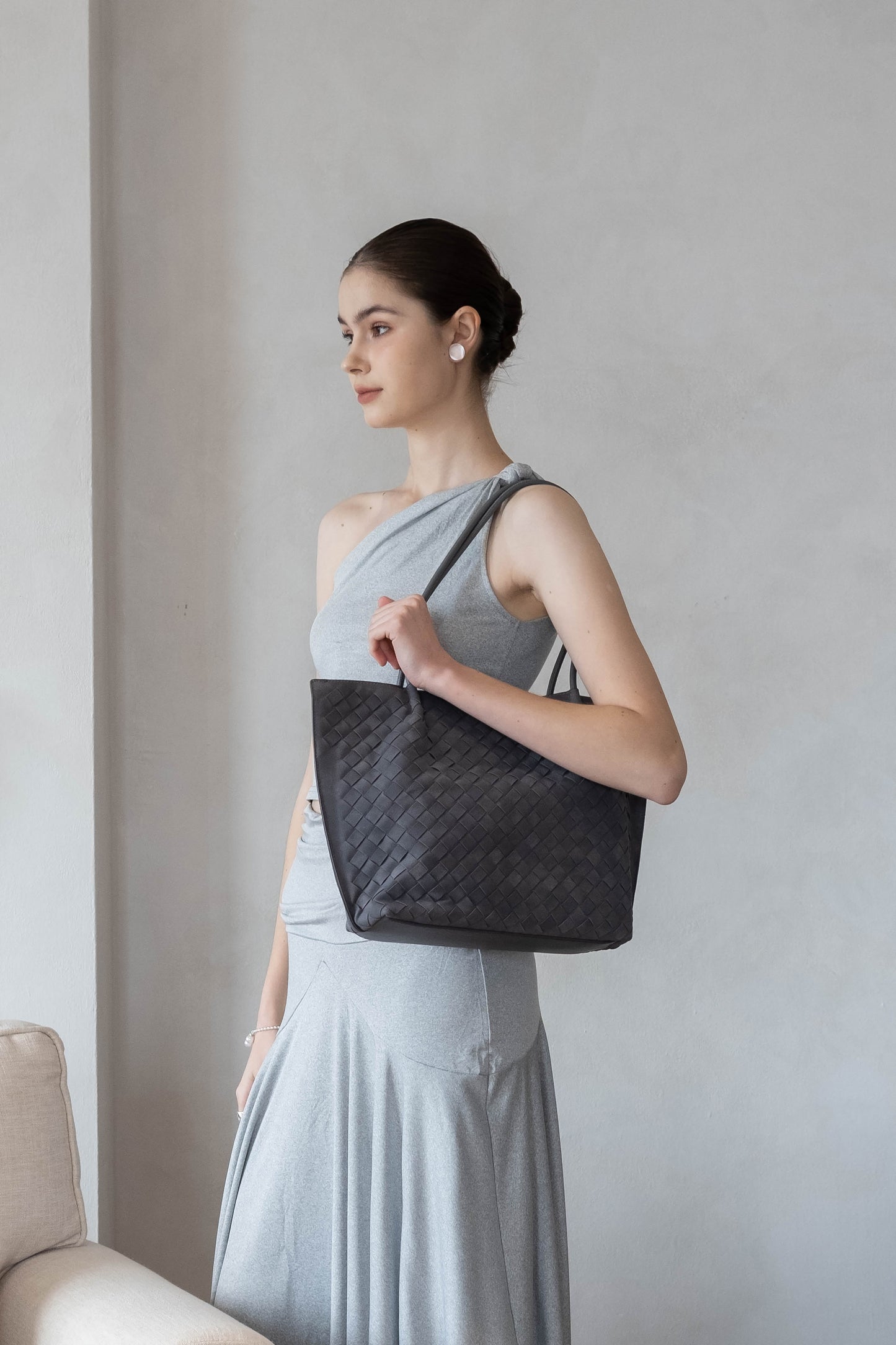 The Artisan Grande Tote - Warm Gray