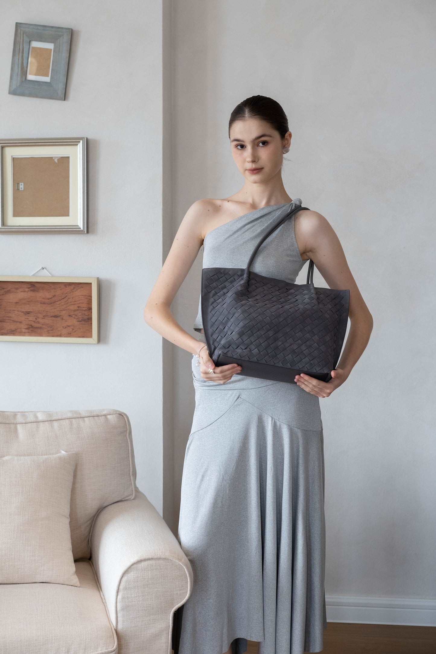 The Artisan Grande Tote - Warm Gray
