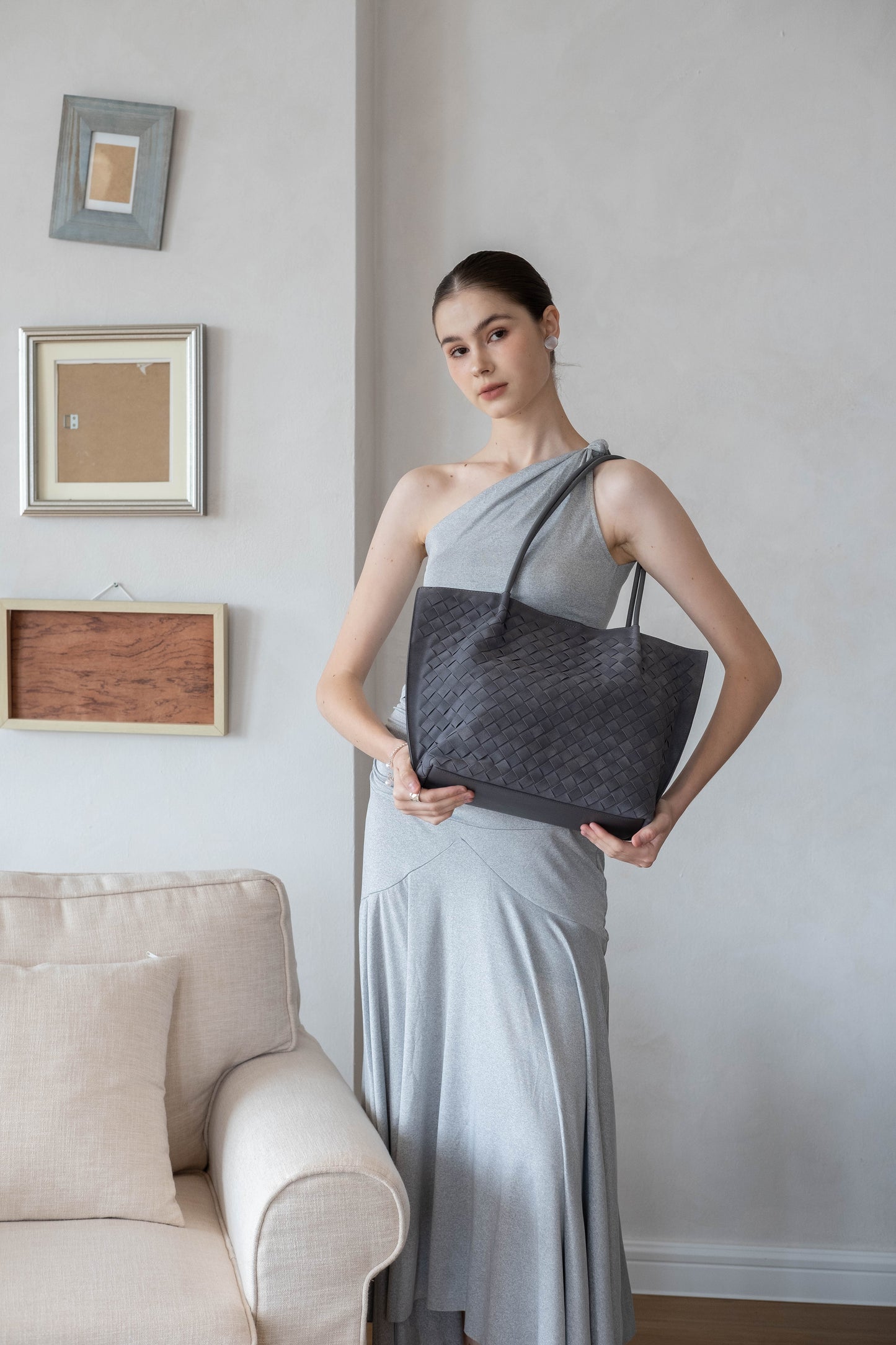 The Artisan Grande Tote - Warm Gray
