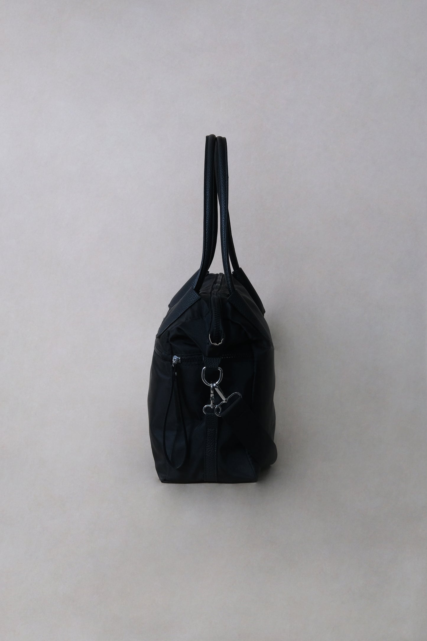 Classic Flow Crossbody Bag - Classic Black