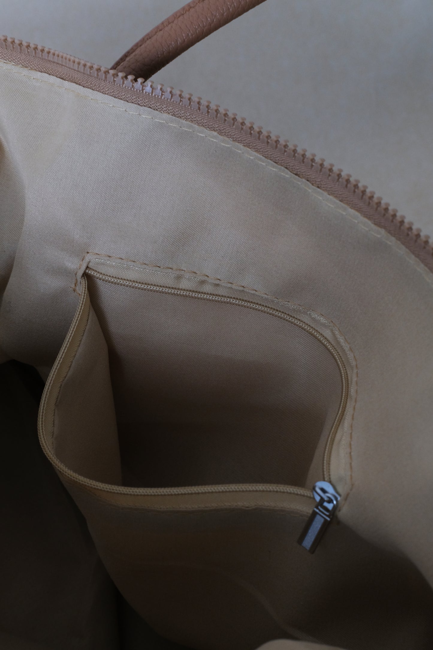 Classic Flow Crossbody Bag - Khaki