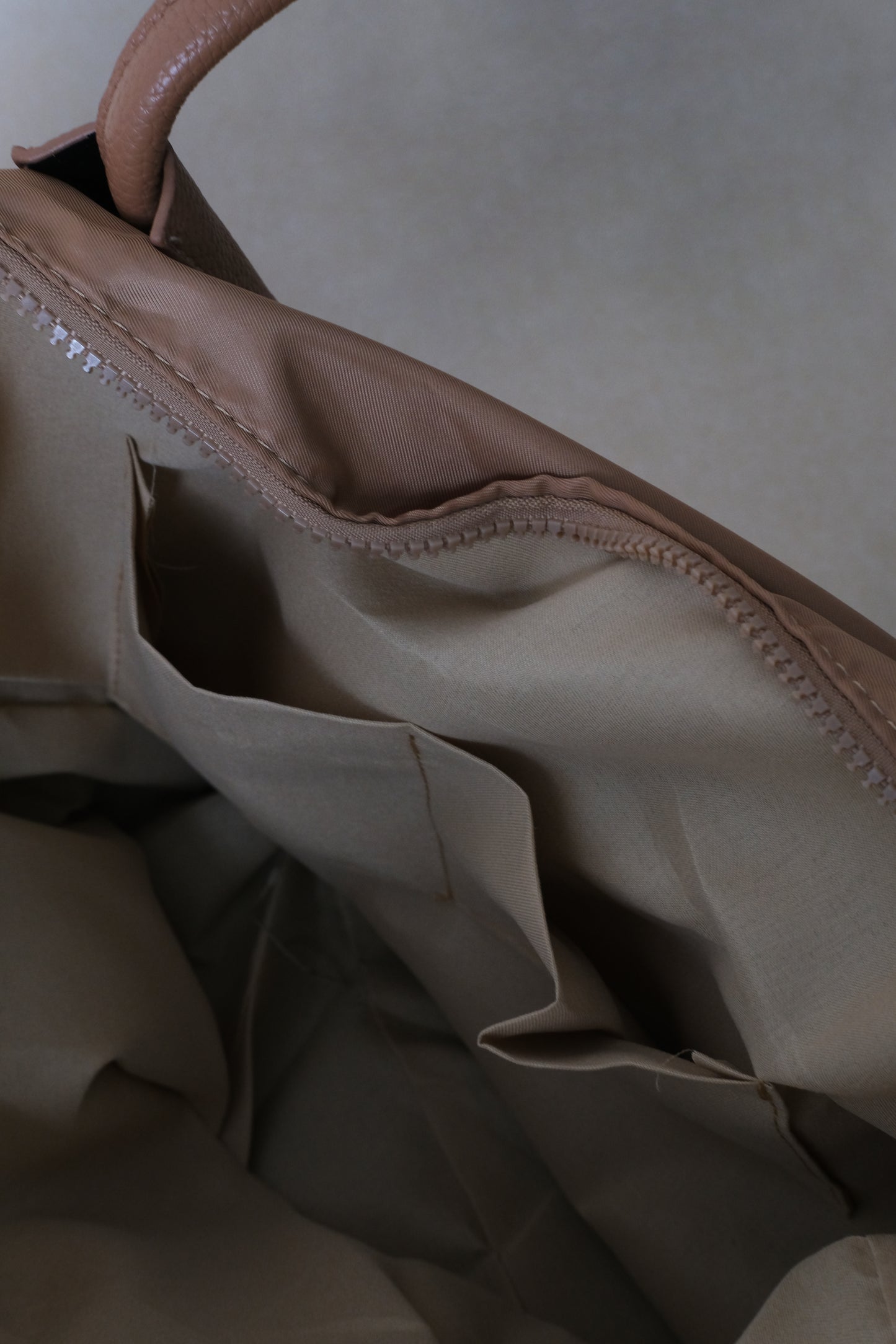 Classic Flow Crossbody Bag - Khaki