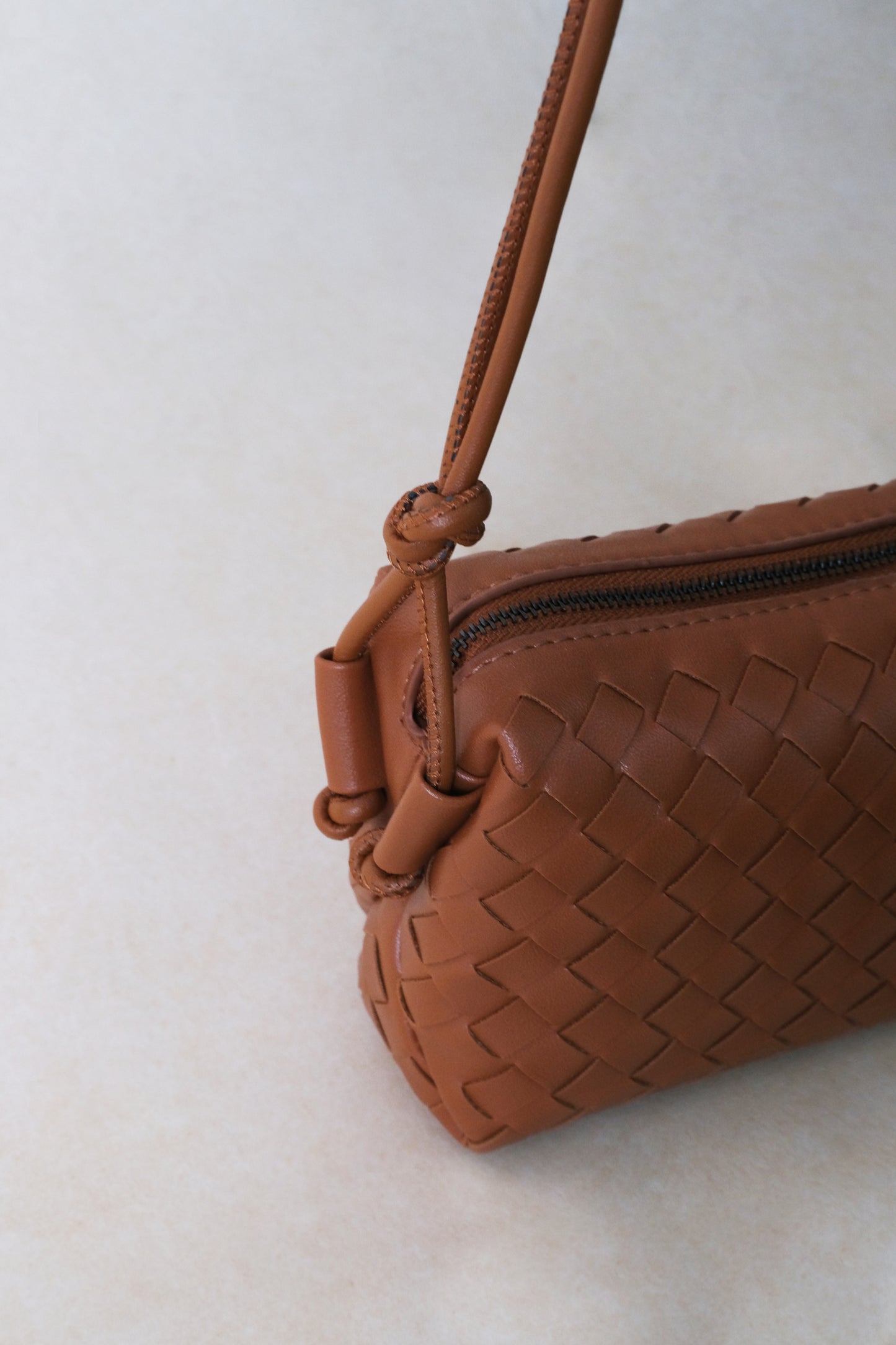 Artisan Elegance Box Bag - Shinny Chestnut