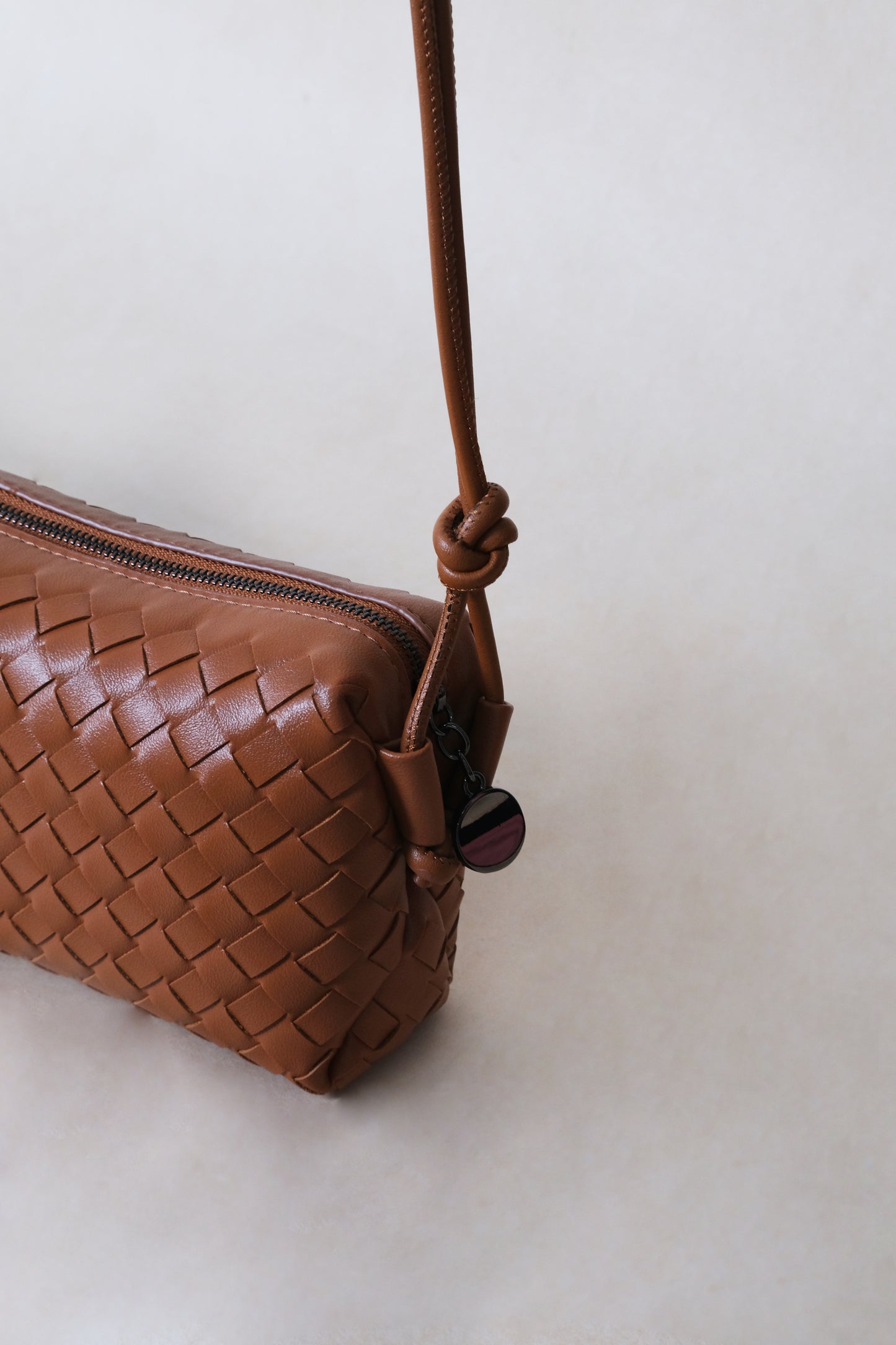 Artisan Elegance Box Bag - Shinny Chestnut