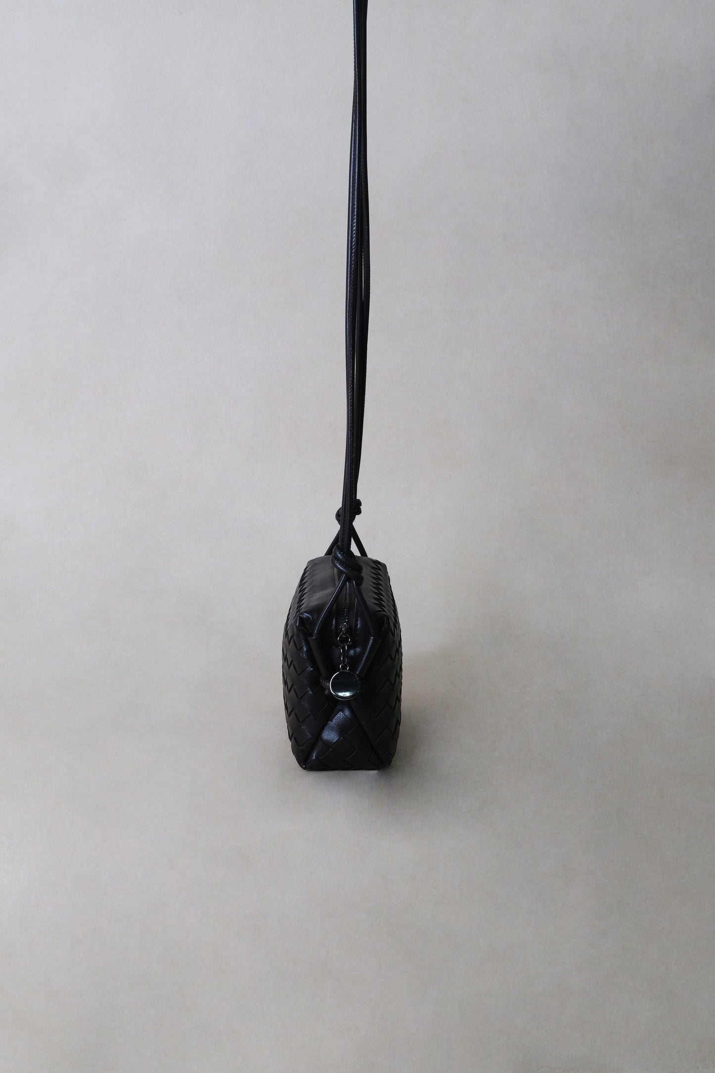 Artisan Elegance Box Bag - Shinny Black