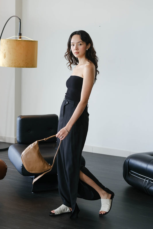 High-waisted skirt in classic black
