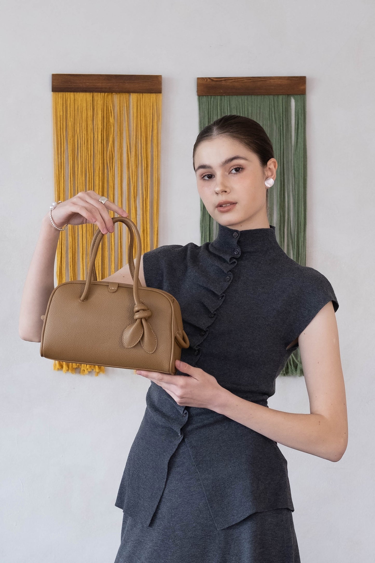 The Léonie Boston Bag - Khaki