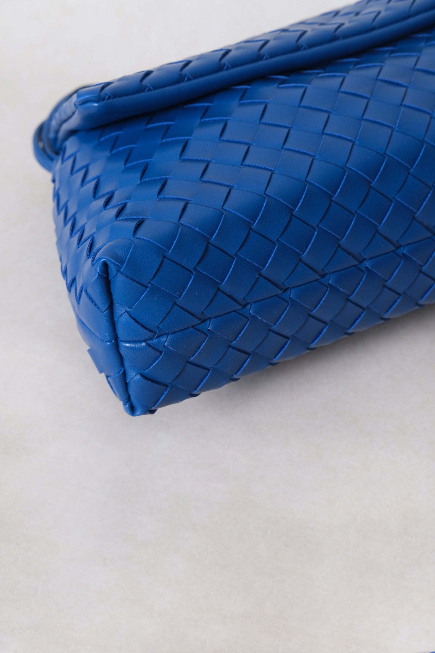 Artisan Classic Messenger Bag - Berlin Blue