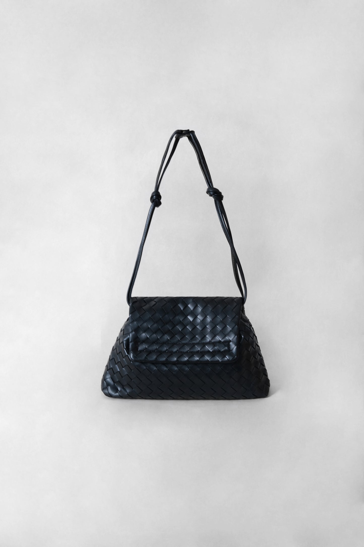 Artisan Classic Messenger Bag - Shinny Black