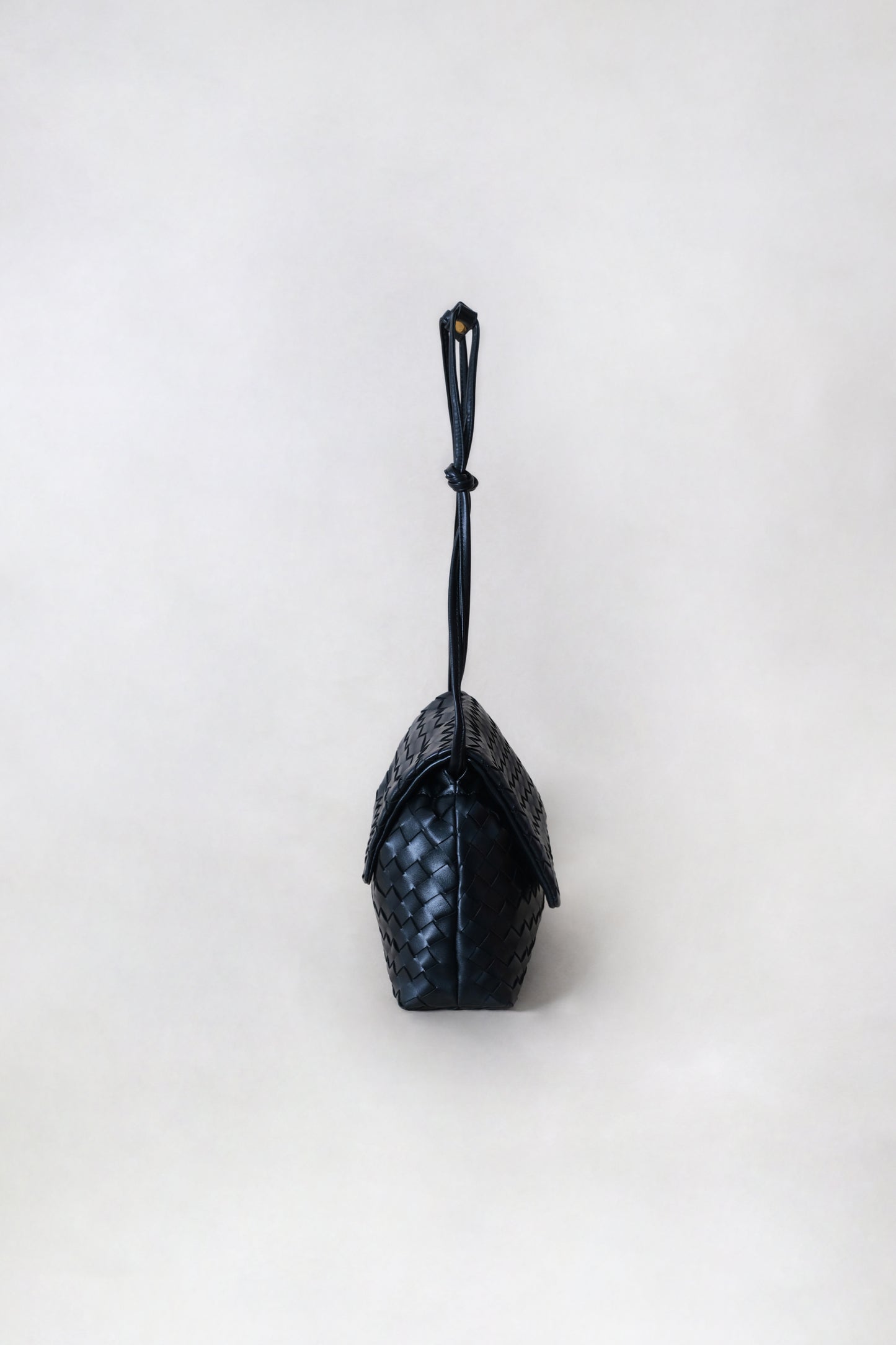 Artisan Classic Messenger Bag - Shinny Black