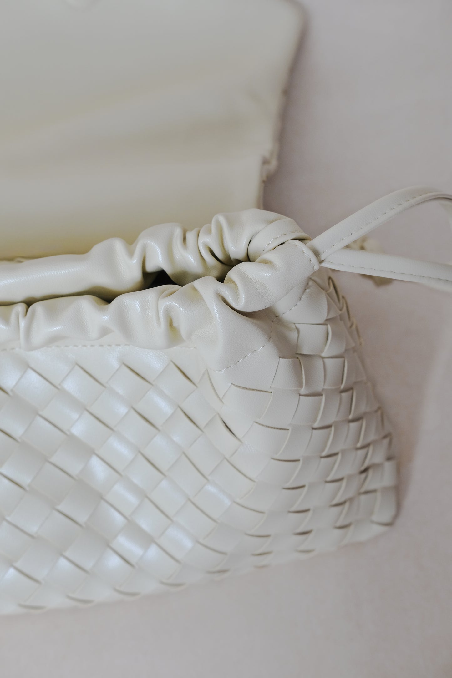 Artisan Classic Messenger Bag - Cream Yellow