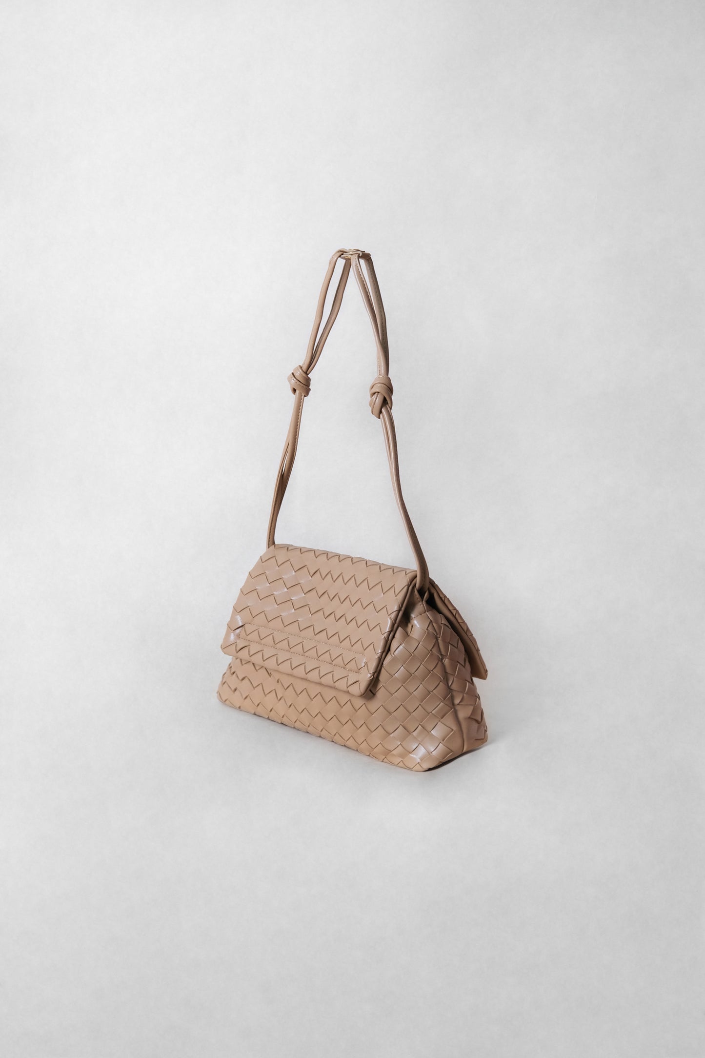 Artisan Classic Messenger Bag - Almond