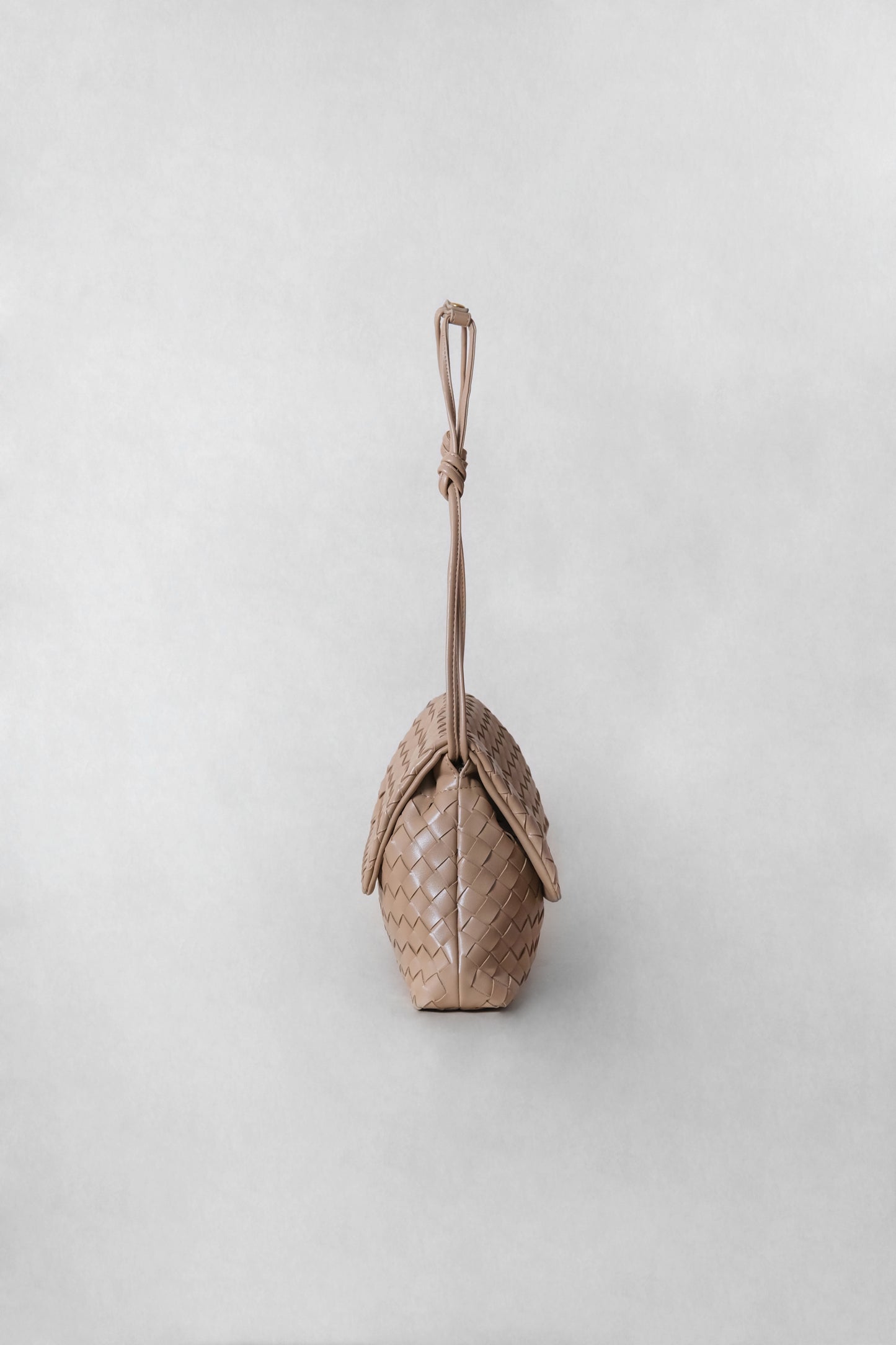 Artisan Classic Messenger Bag - Almond