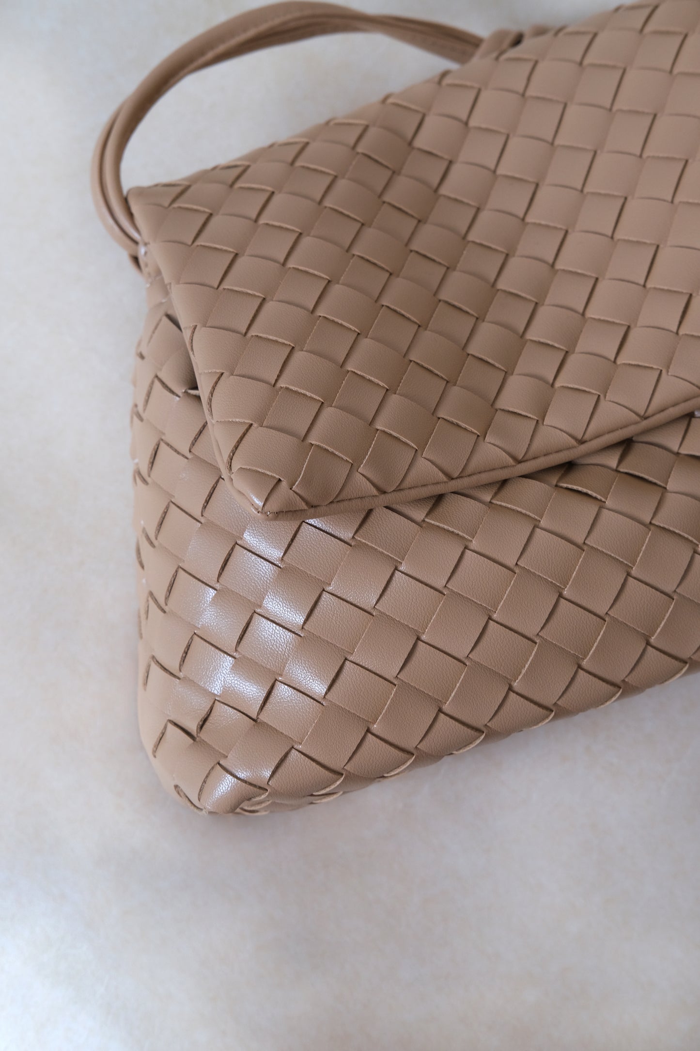 Artisan Classic Messenger Bag - Almond