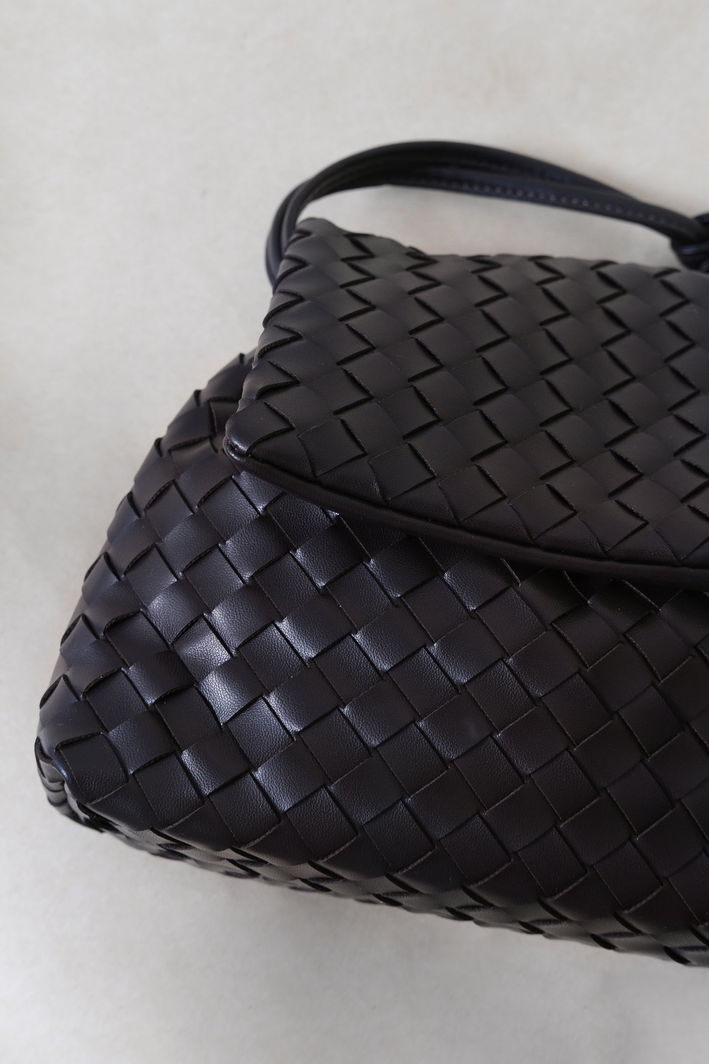 Artisan Classic Messenger Bag - Black Currant