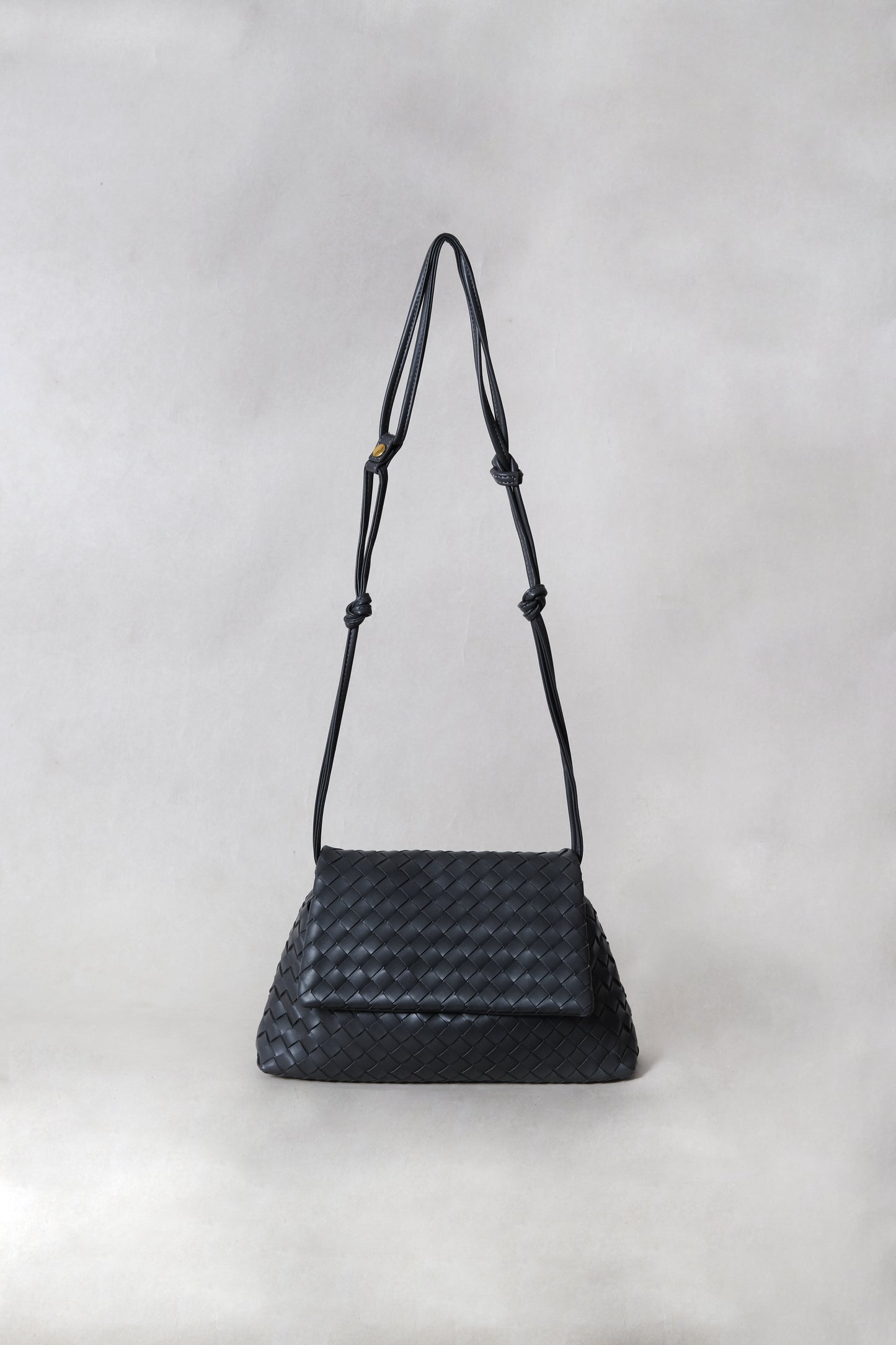 Artisan Classic Messenger Bag - Charcoal Gray