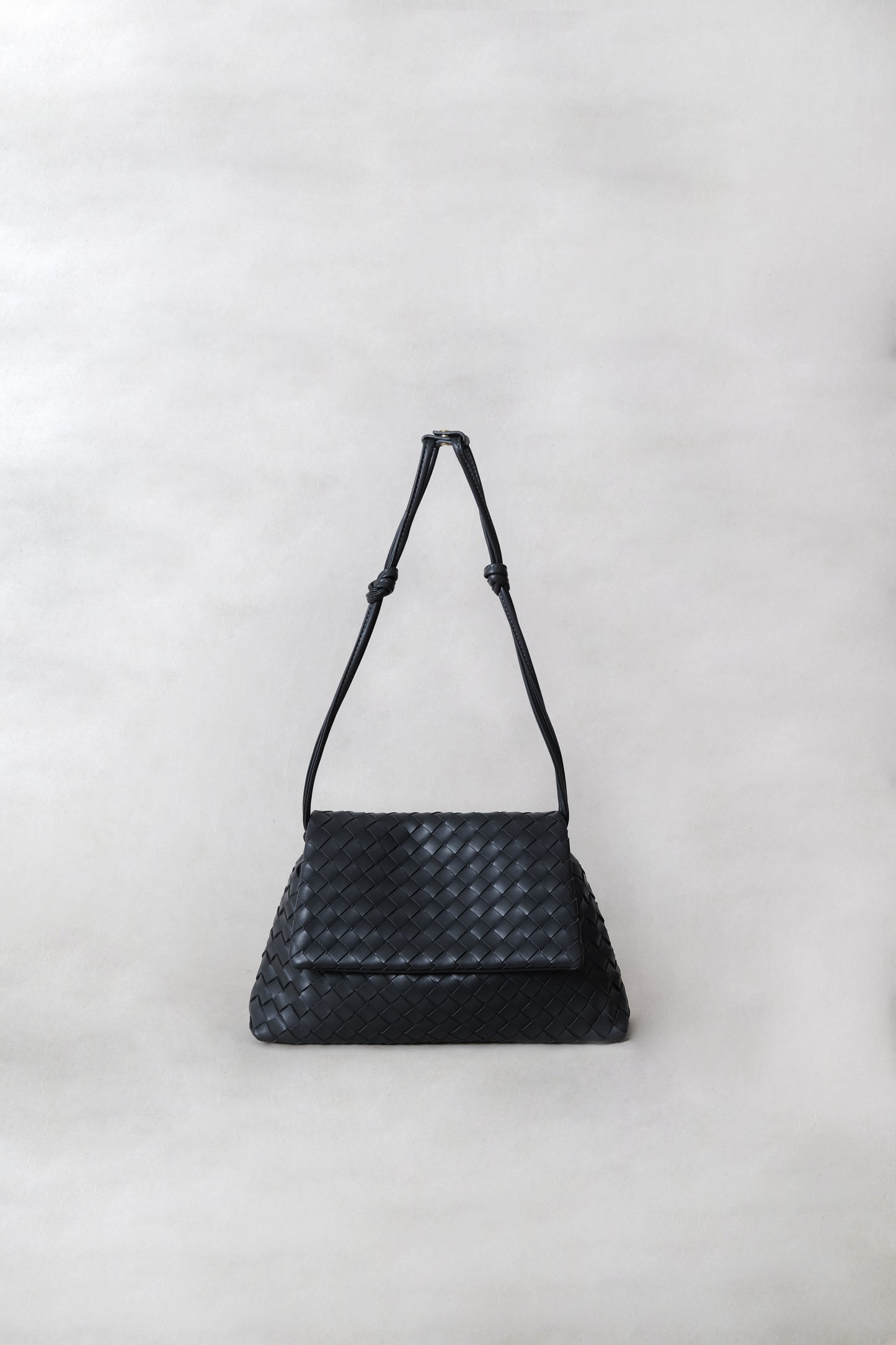Artisan Classic Messenger Bag - Charcoal Gray