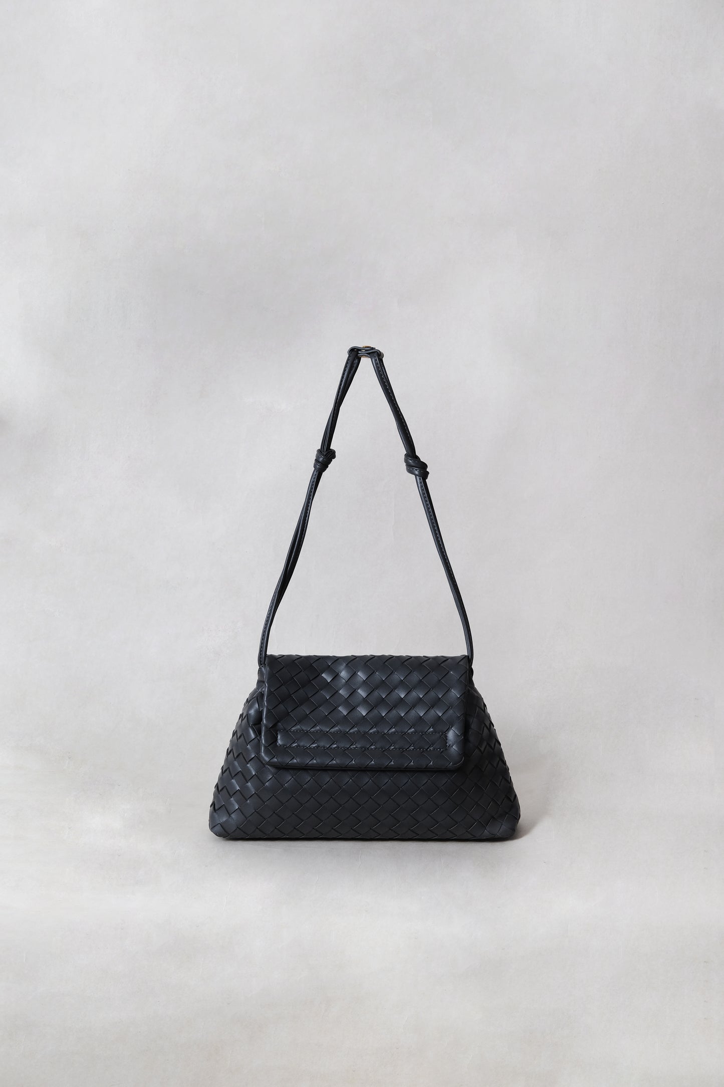 Artisan Classic Messenger Bag - Charcoal Gray