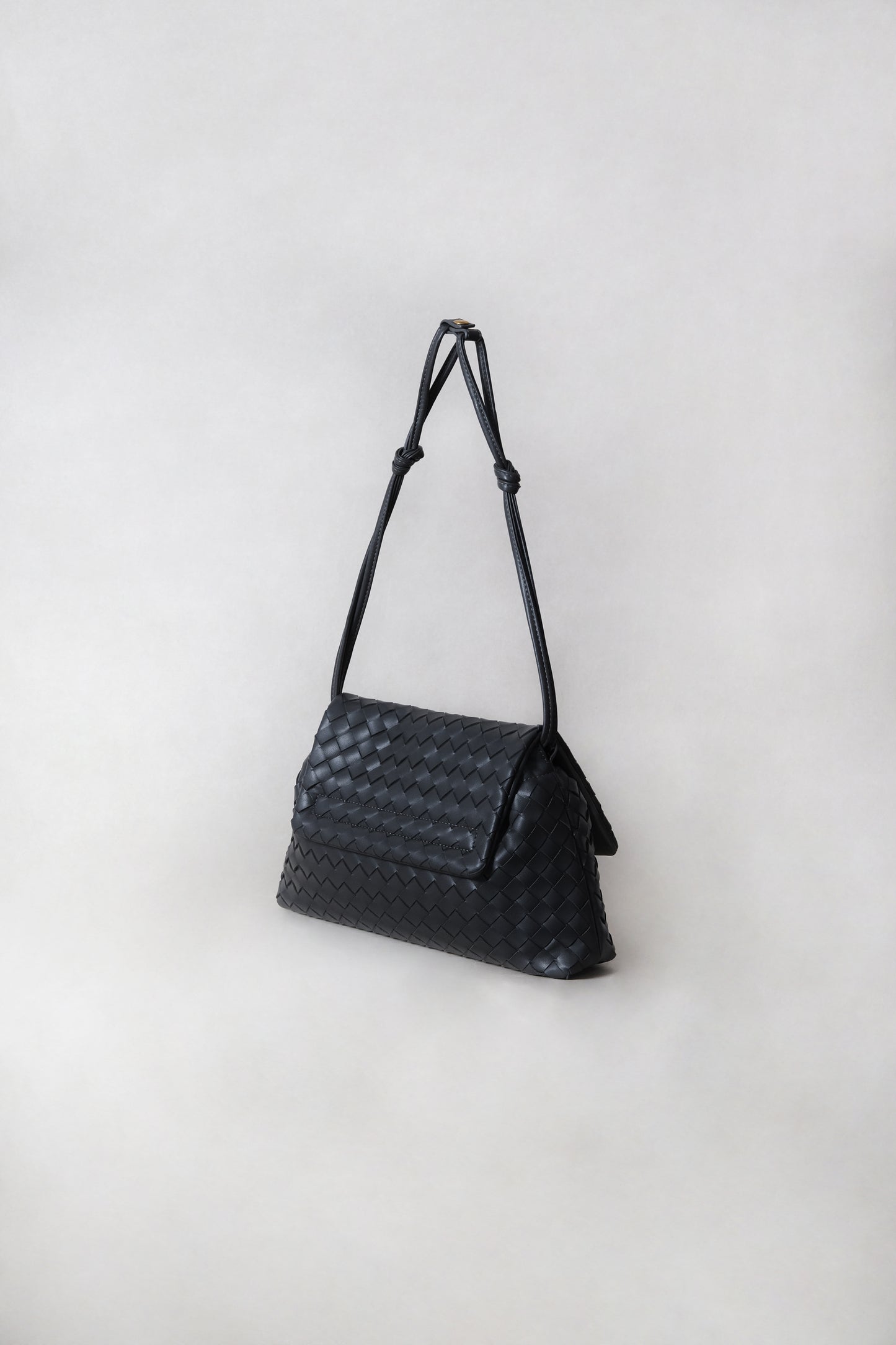 Artisan Classic Messenger Bag - Charcoal Gray