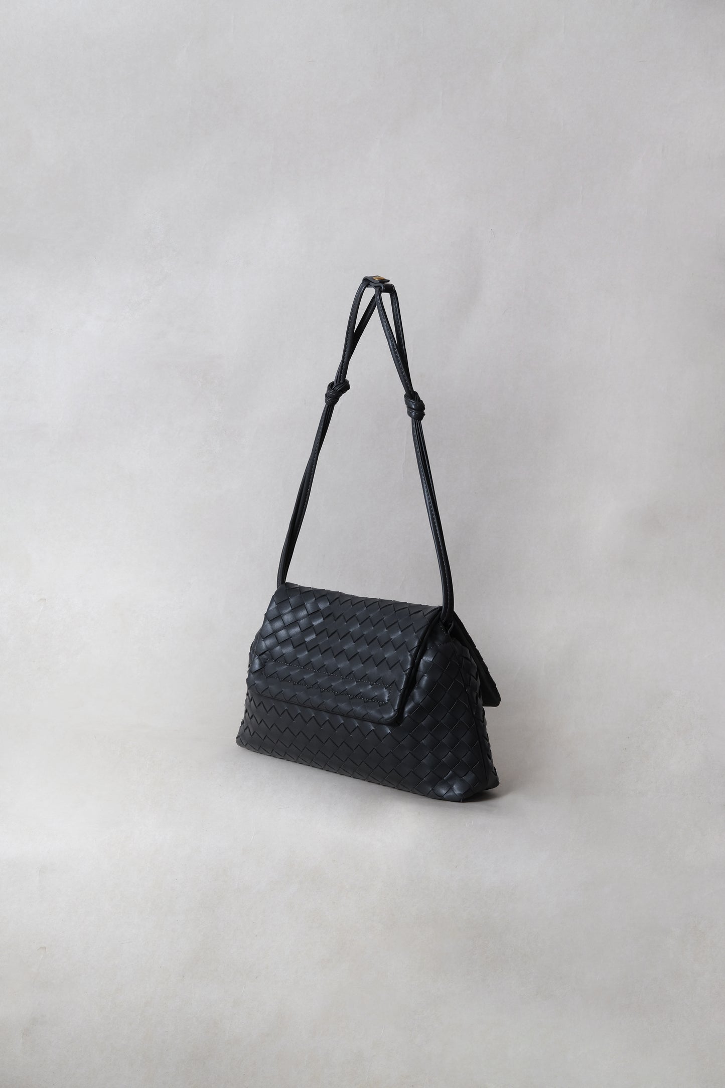 Artisan Classic Messenger Bag - Charcoal Gray