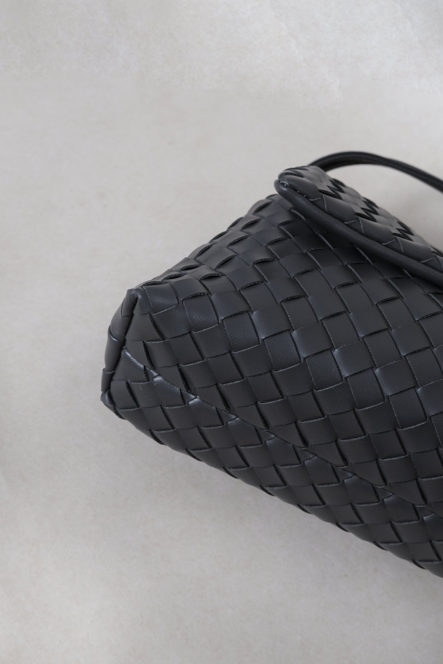 Artisan Classic Messenger Bag - Charcoal Gray