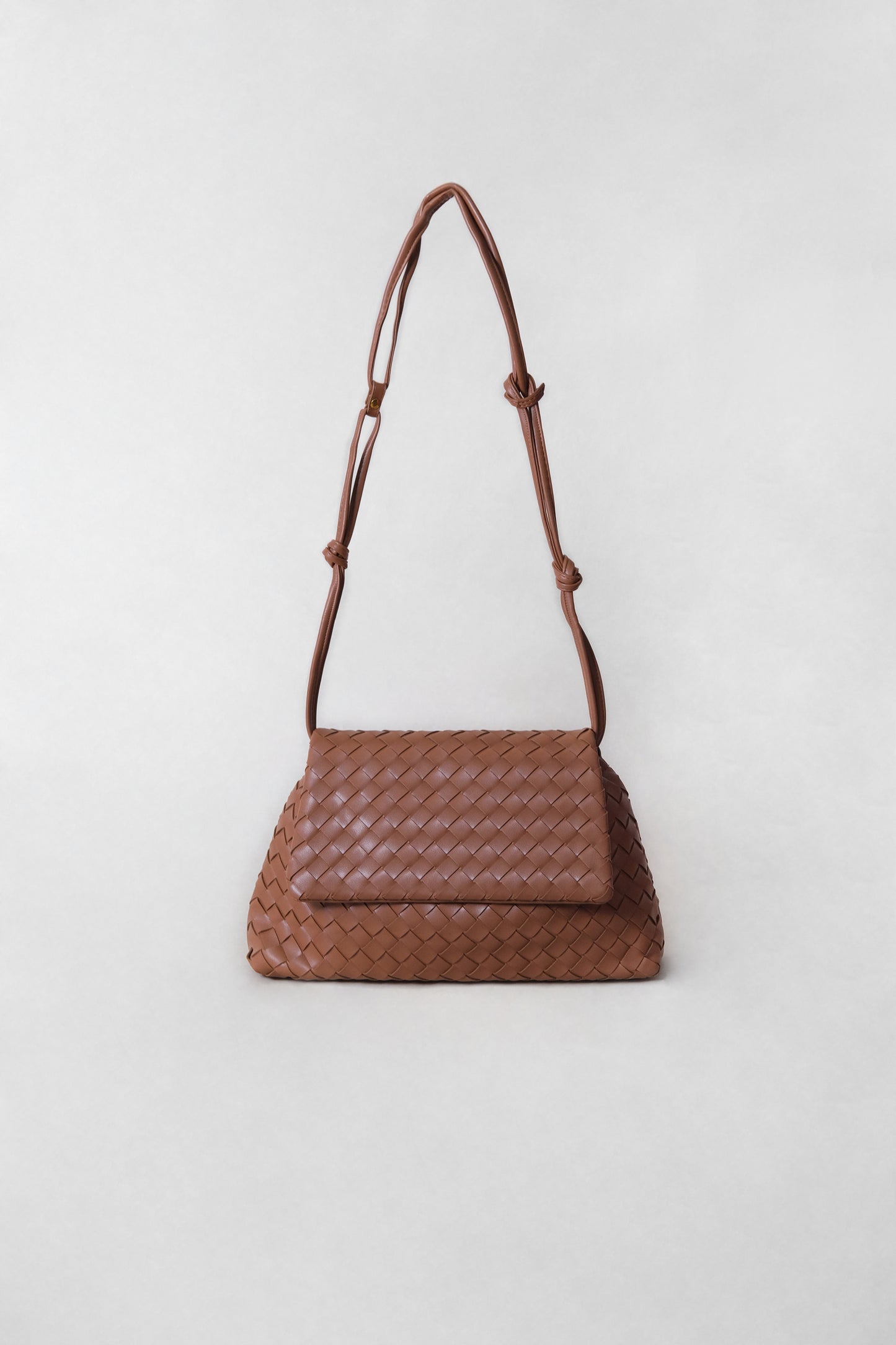 Artisan Classic Messenger Bag - Shinny Chestnut