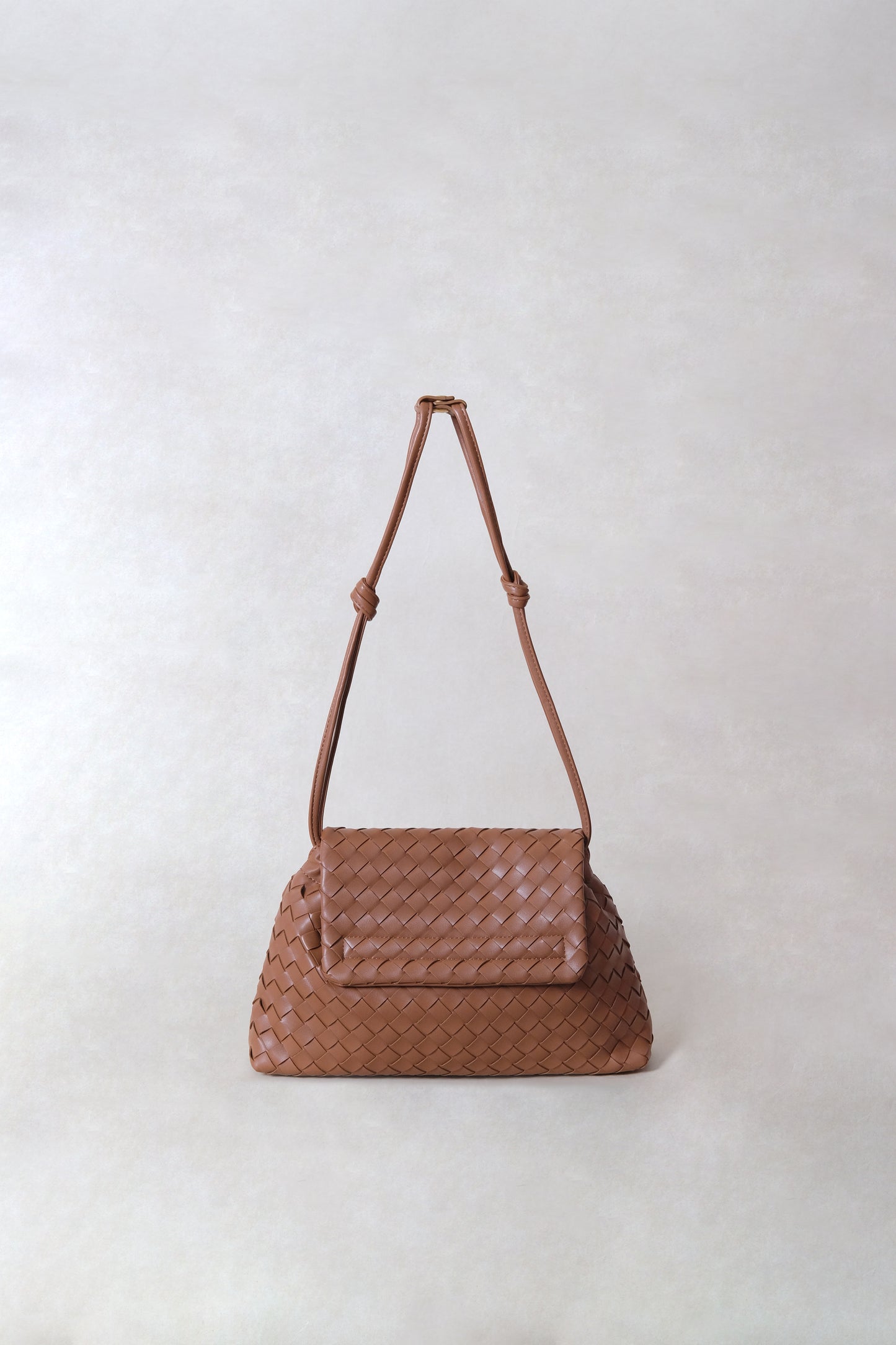 Artisan Classic Messenger Bag - Shinny Chestnut