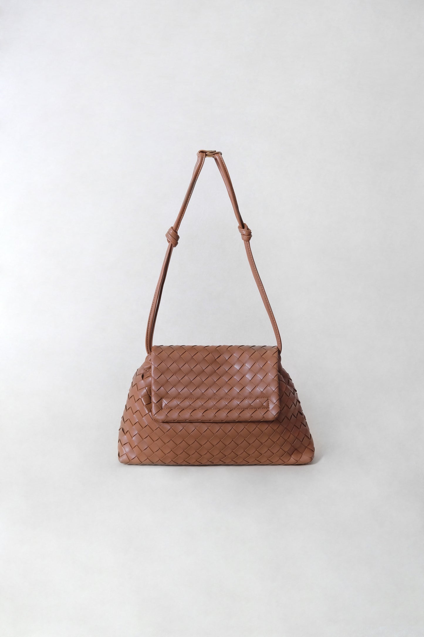Artisan Classic Messenger Bag - Shinny Chestnut