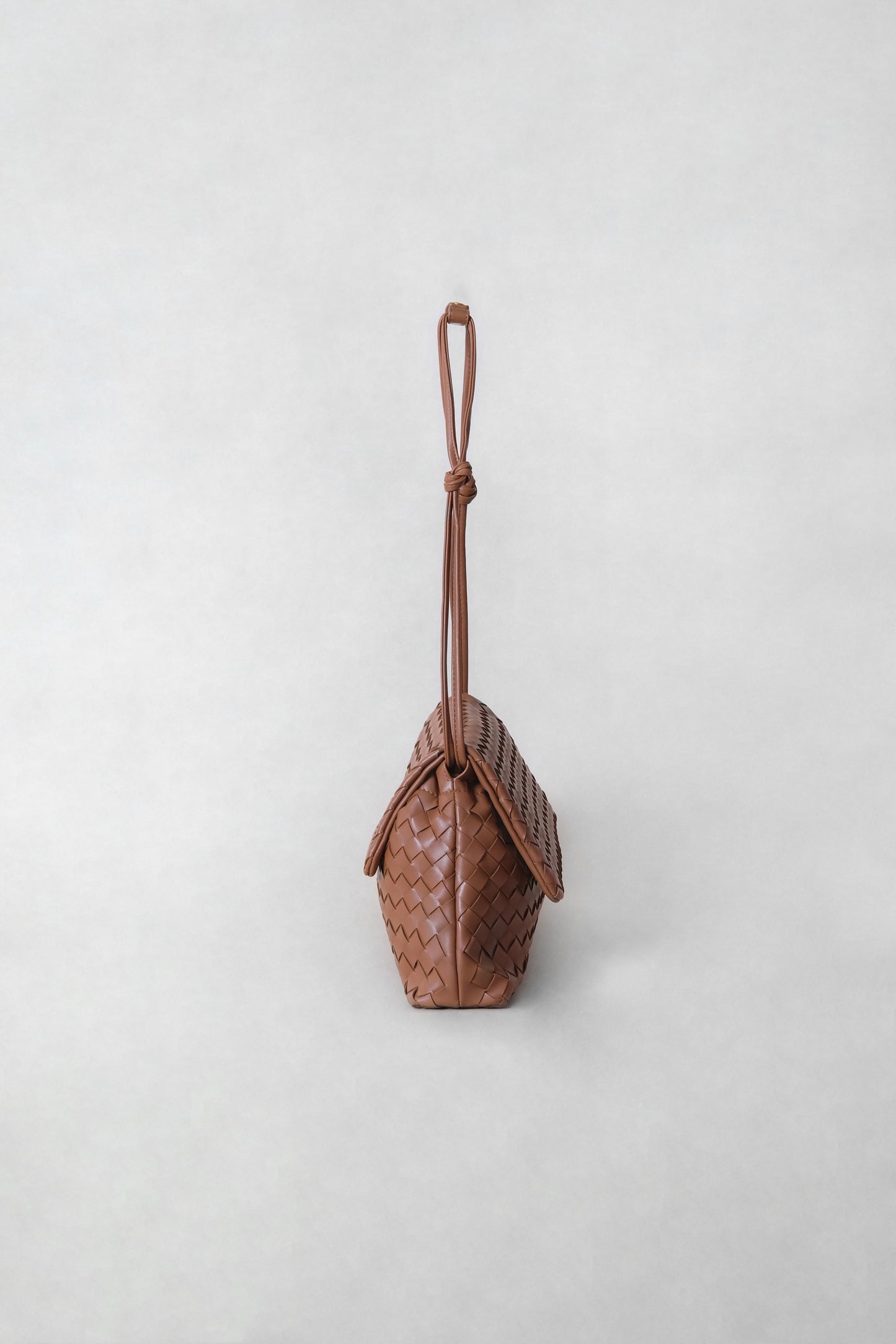 Artisan Classic Messenger Bag - Shinny Chestnut
