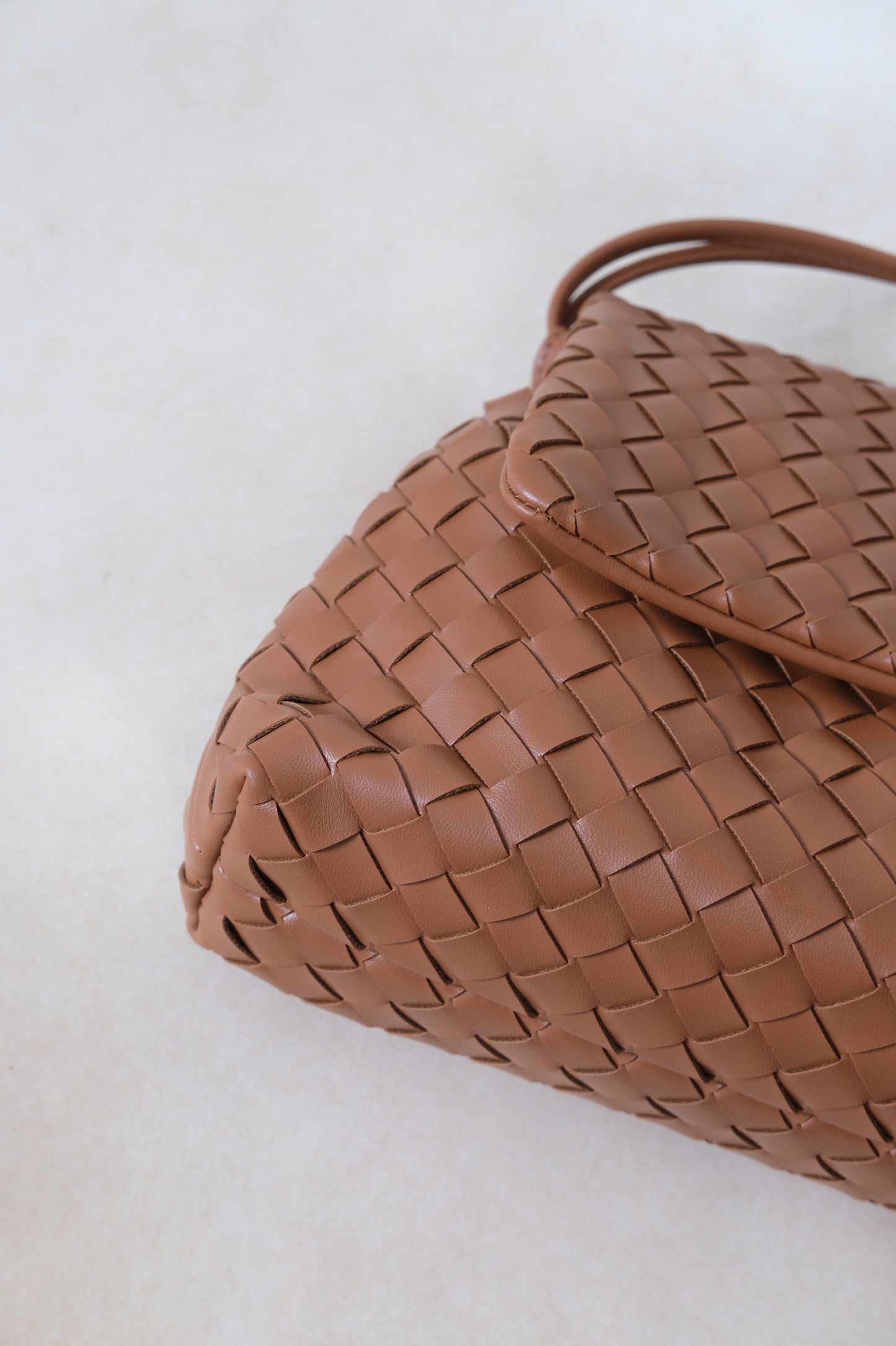 Artisan Classic Messenger Bag - Shinny Chestnut