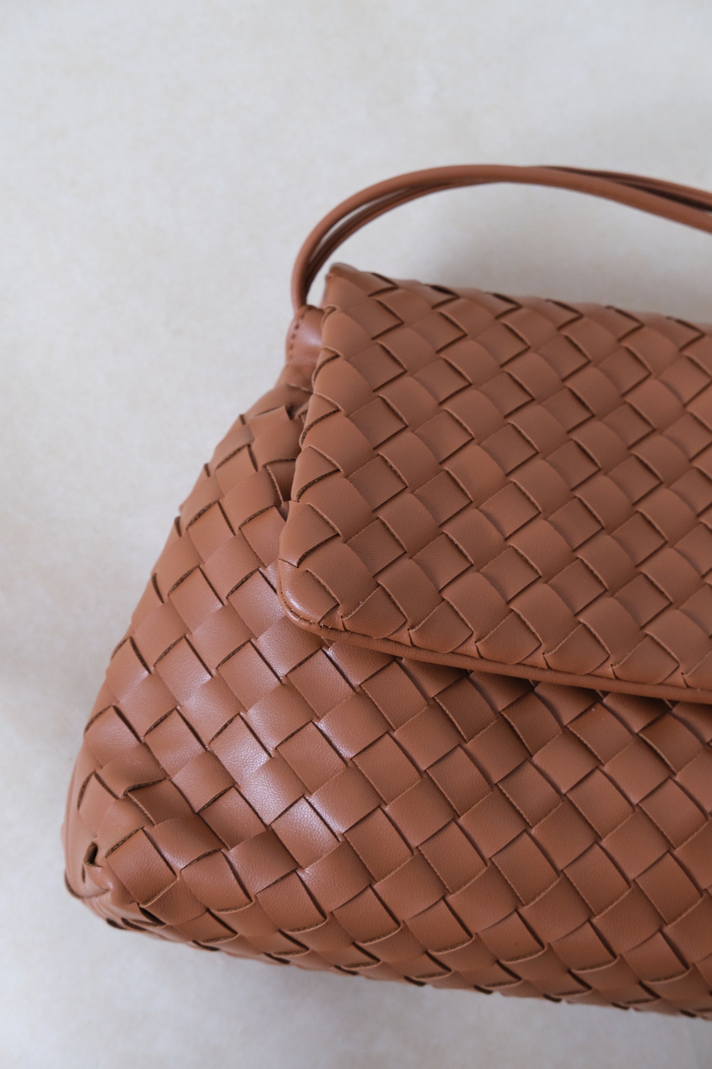 Artisan Classic Messenger Bag - Shinny Chestnut